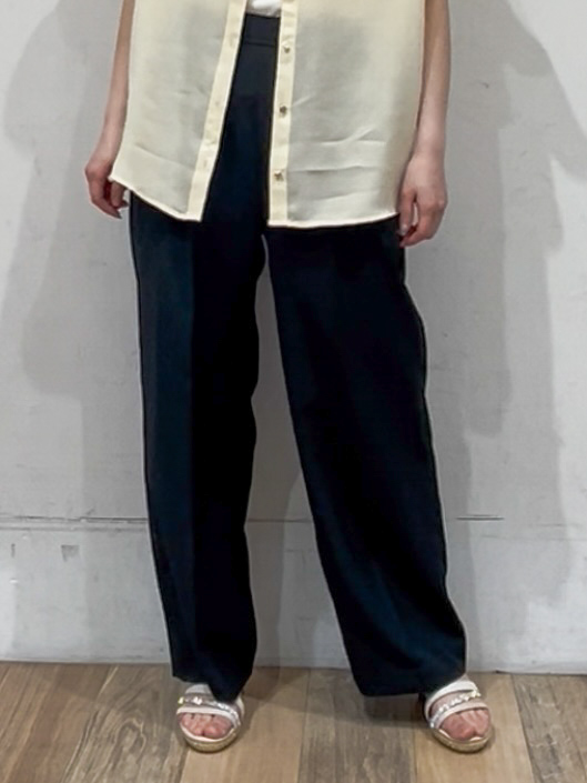 山さんさんの「grove｜【洗濯機OK・ひんやり/SETUP可】シワになりにくい、フレアスリーブブラウス」を使ったコーディネート