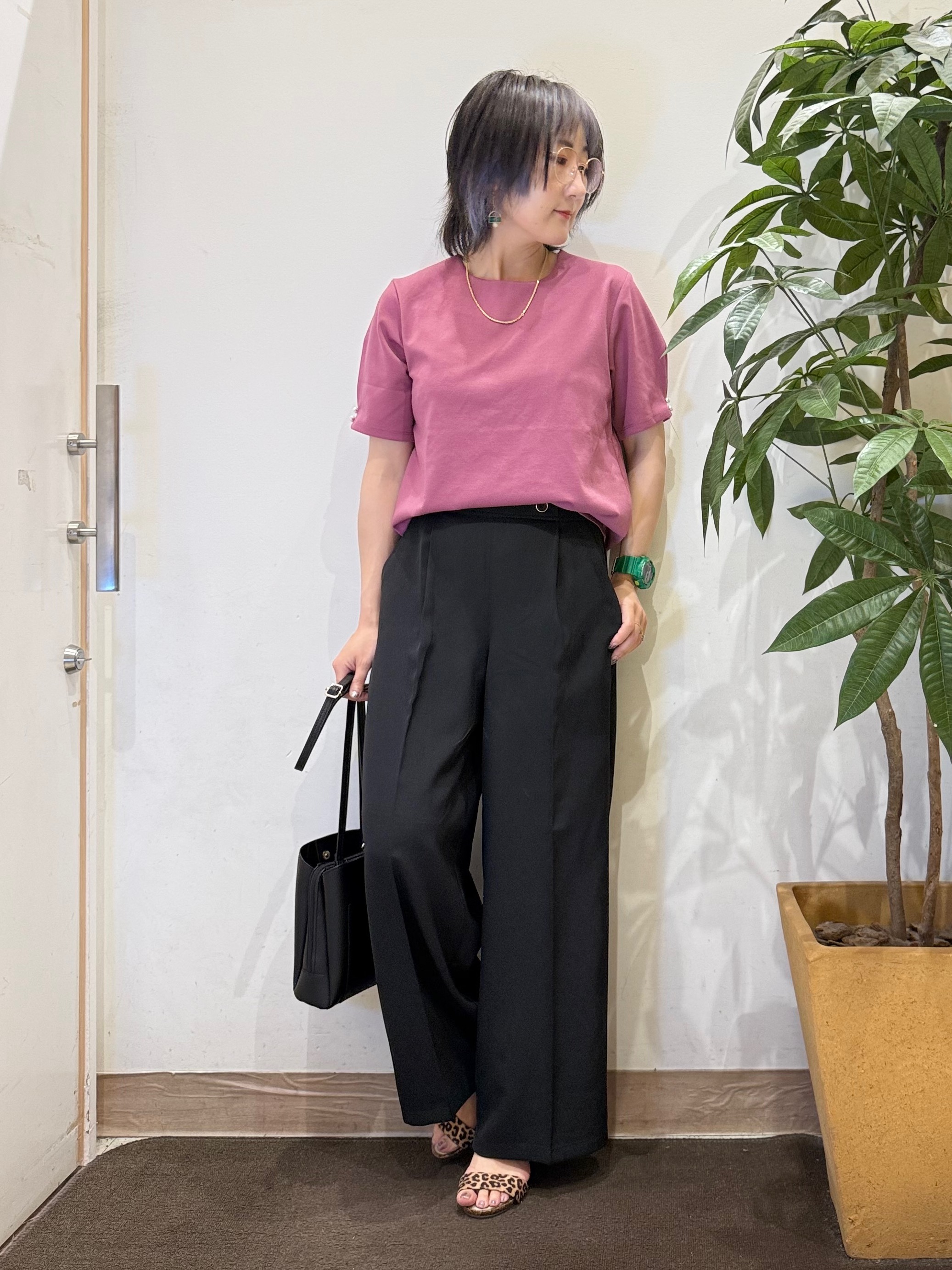 misakiさんの「SHOO･LA･RUE｜【2点セット/洗濯機可/S-LL】お袖パールがアクセント ネックレス付きトップス」を使ったコーディネート