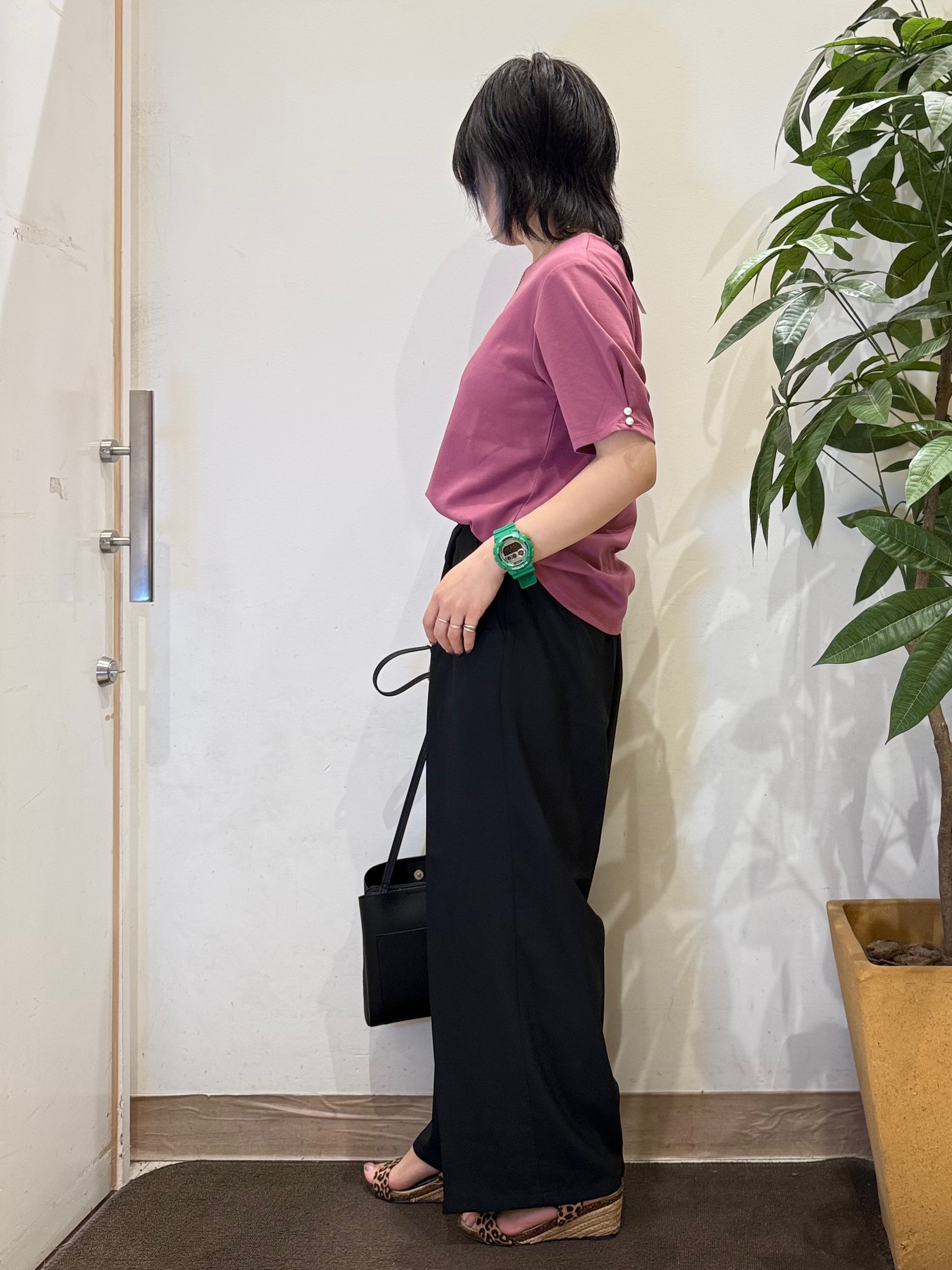 misakiさんの「SHOO･LA･RUE｜【2点セット/洗濯機可/S-LL】お袖パールがアクセント ネックレス付きトップス」を使ったコーディネート