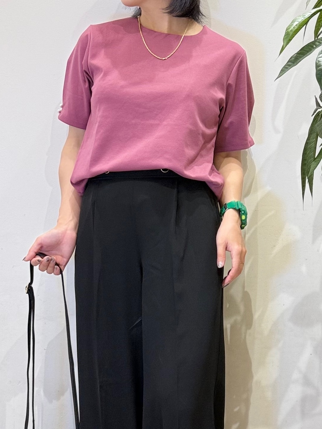 misakiさんの「SHOO･LA･RUE｜【2点セット/洗濯機可/S-LL】お袖パールがアクセント ネックレス付きトップス」を使ったコーディネート