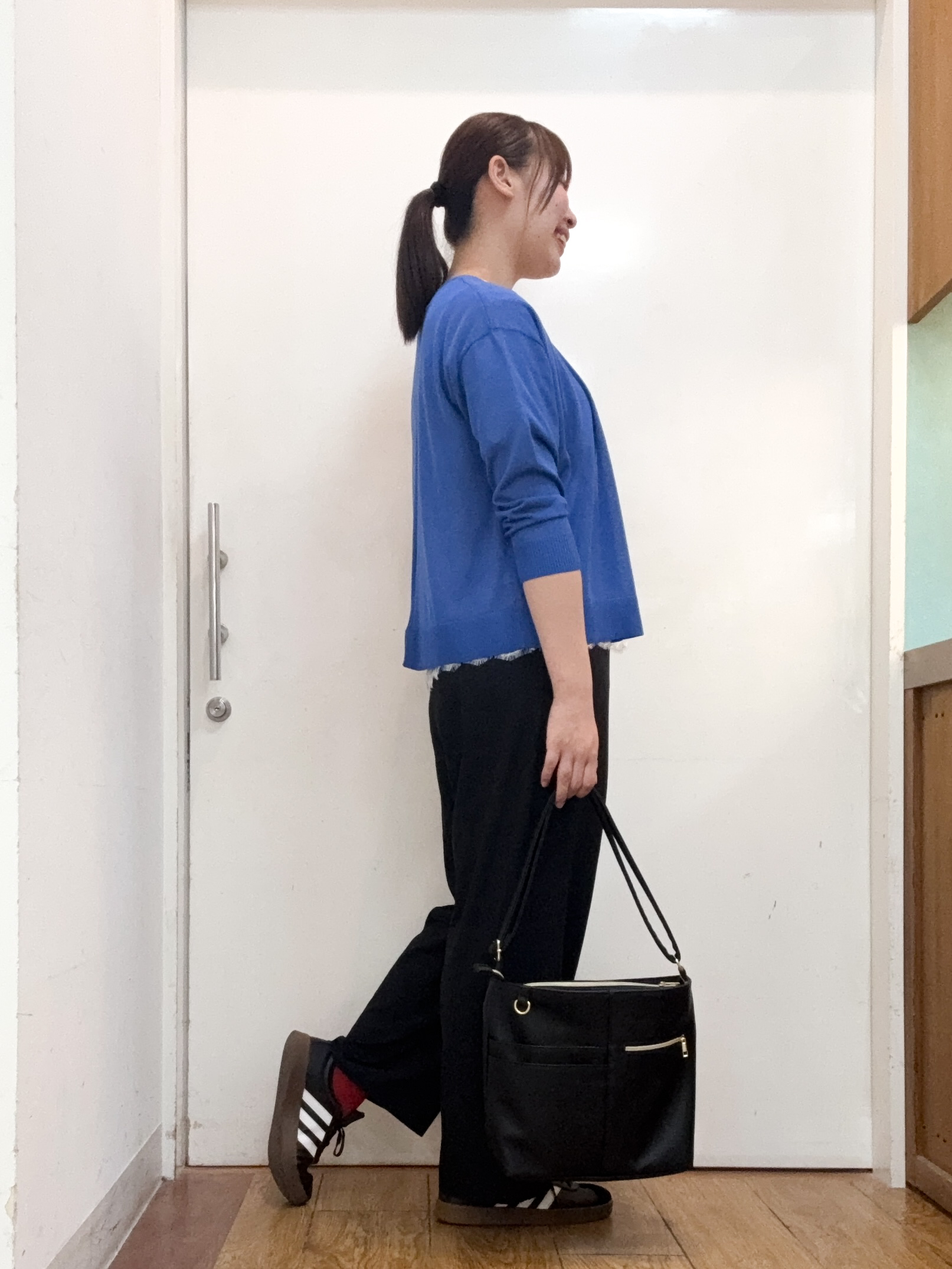 Karinさんの「SHOO･LA･RUE｜【ひんやり/洗濯機可/S-LL】オンにもオフにも マルチに使えるボタンレスカーディガン」を使ったコーディネート
