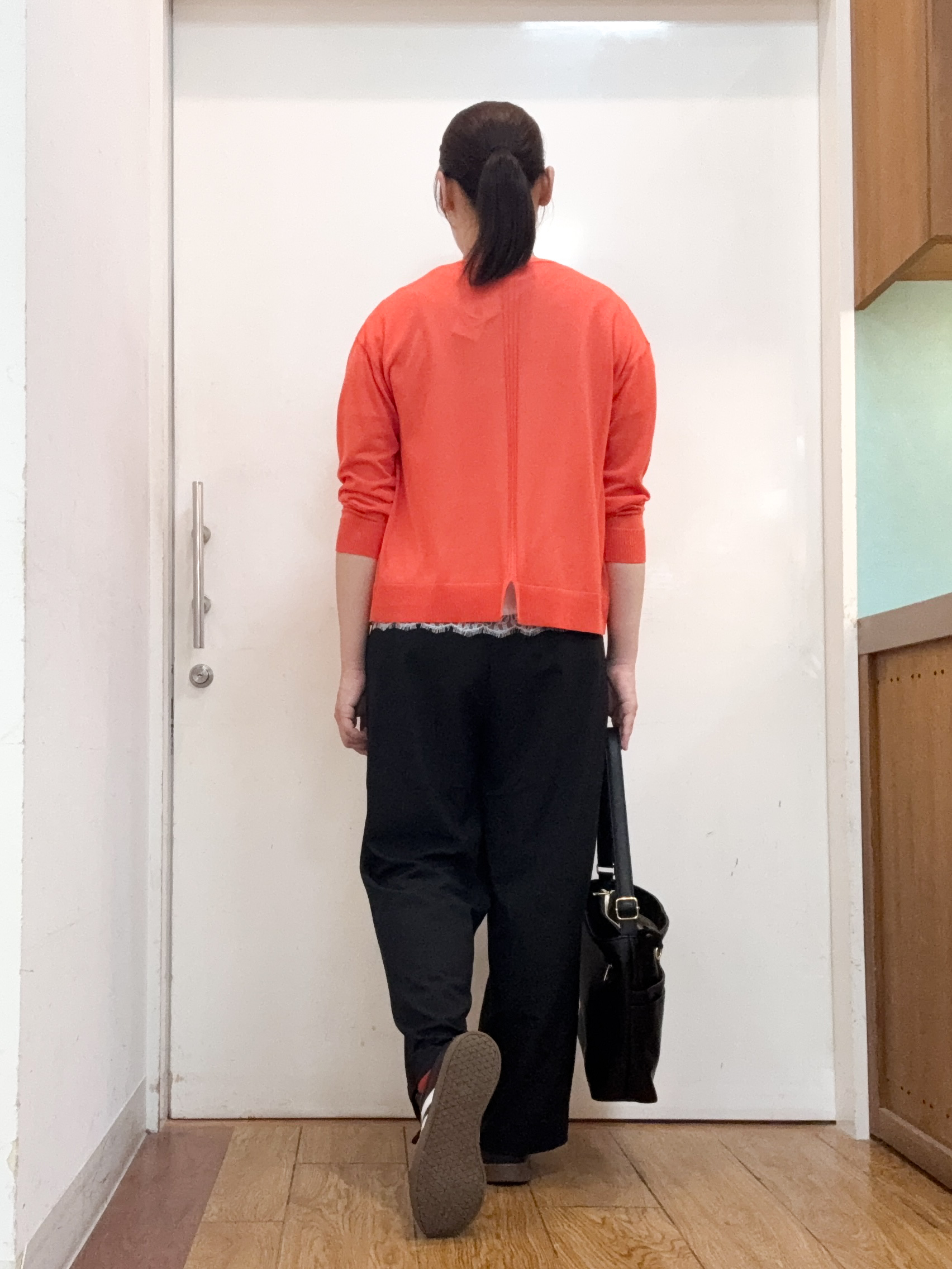 Karinさんの「SHOO･LA･RUE｜【ひんやり/洗濯機可/S-LL】オンにもオフにも マルチに使えるボタンレスカーディガン」を使ったコーディネート