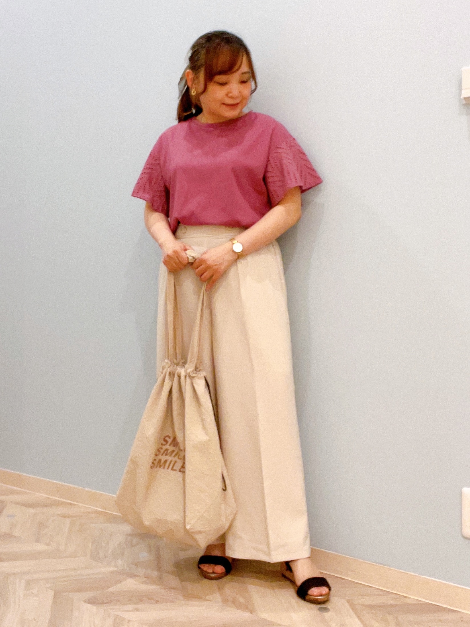 kitaさんの「SHOO･LA･RUE｜【汗じみ防止/ひんやり/S-LL】レースが華やか お袖フレアTシャツ」を使ったコーディネート