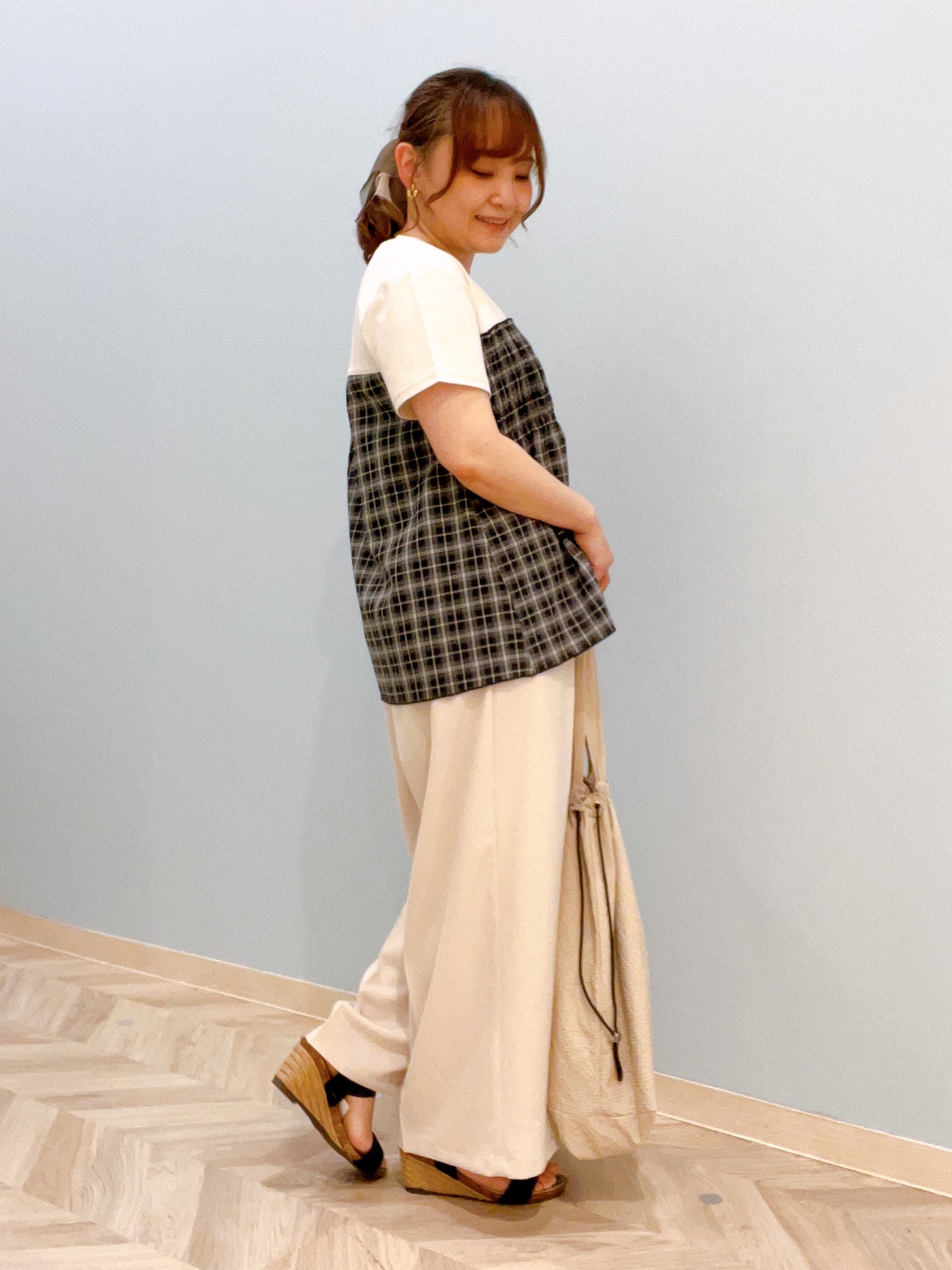 kitaさんの「SHOO･LA･RUE｜【S-LL/洗濯機可】着るだけサマ見え 柄アソートビスチェ風ドッキングTシャツ」を使ったコーディネート