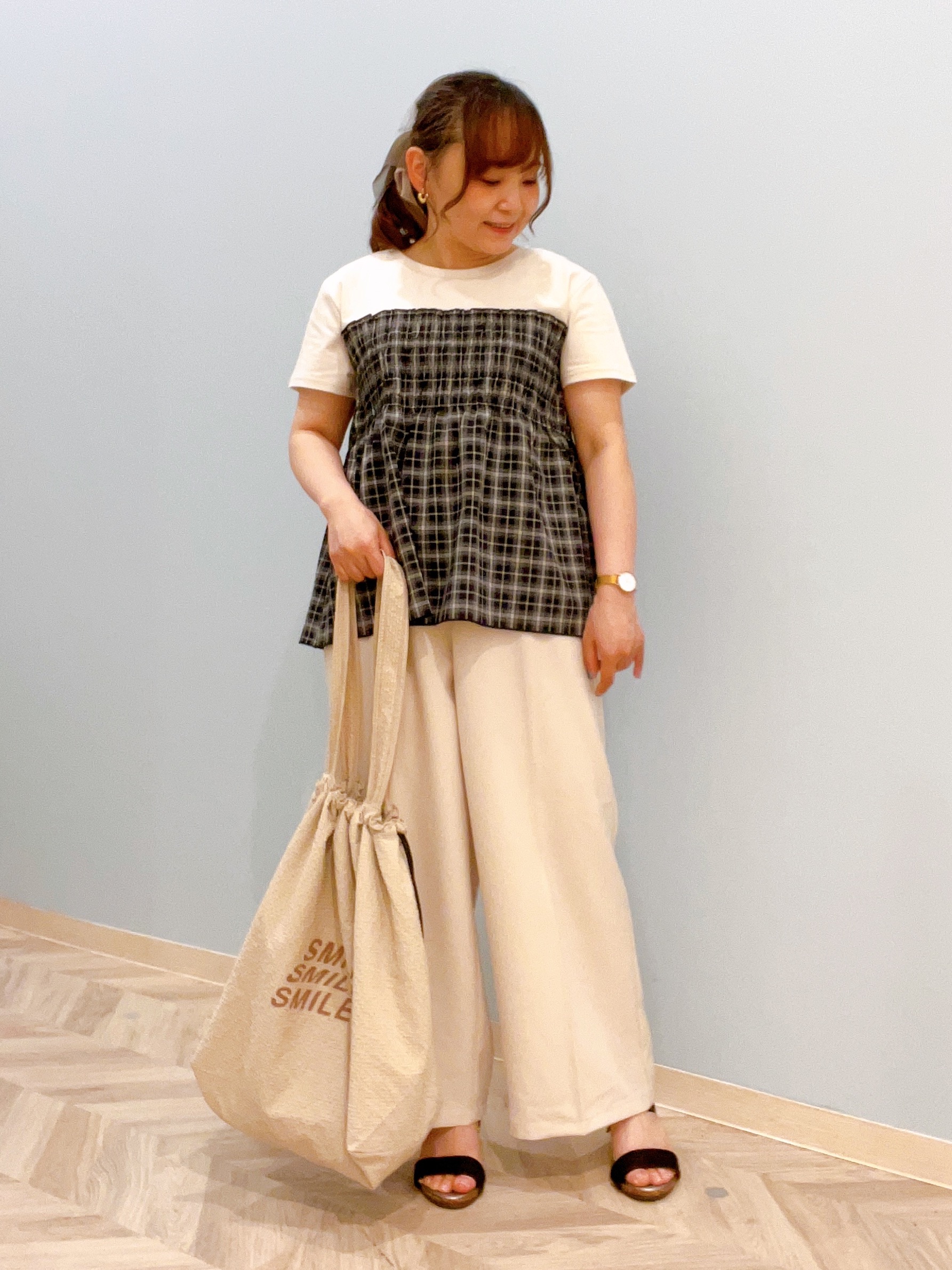 kitaさんの「SHOO･LA･RUE｜【S-LL/洗濯機可】着るだけサマ見え 柄アソートビスチェ風ドッキングTシャツ」を使ったコーディネート
