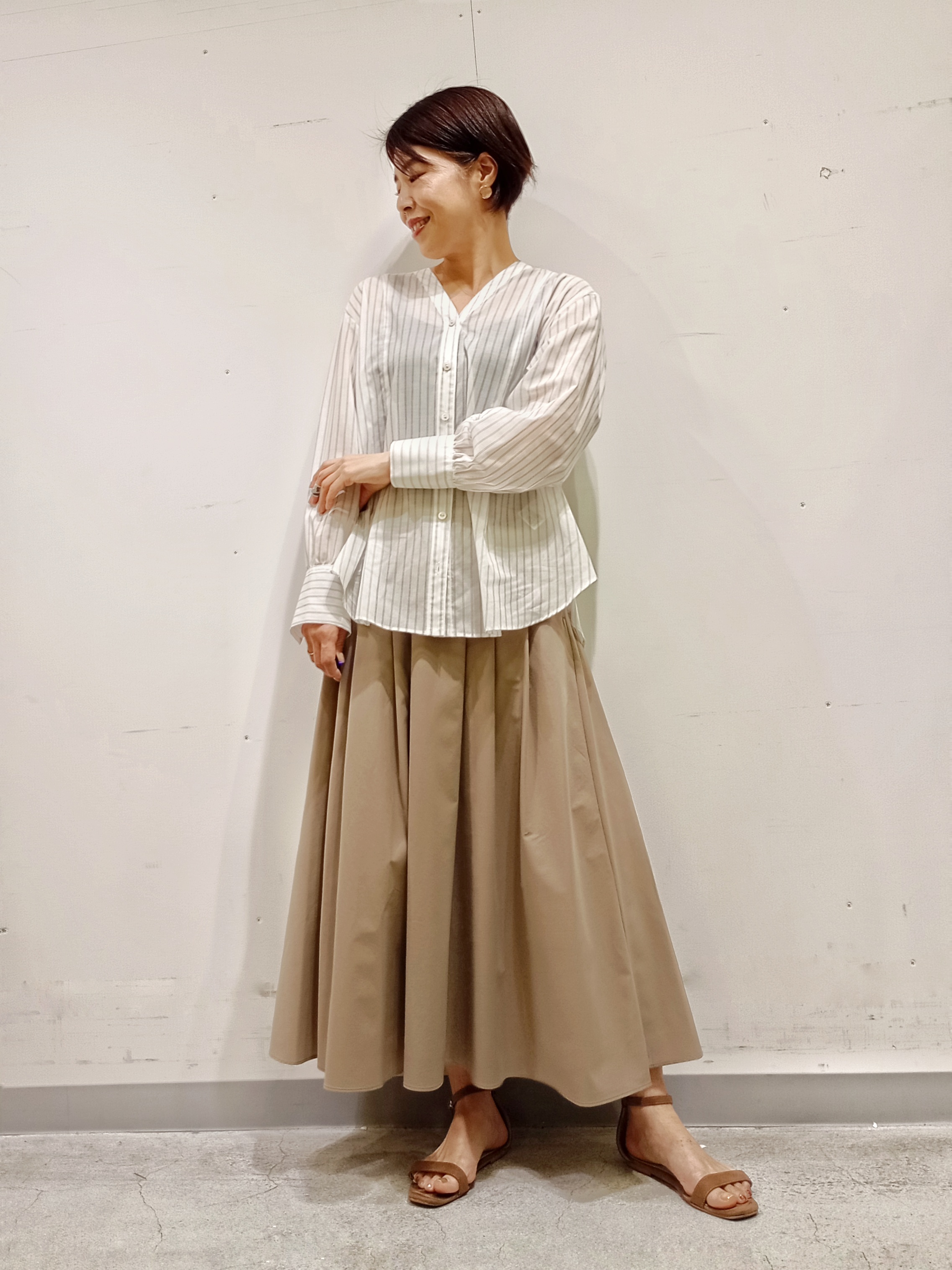 Kさんの「INDIVI｜【洗える／軽やか】無地＆ストライプ柄 切替タックブラウス」を使ったコーディネート
