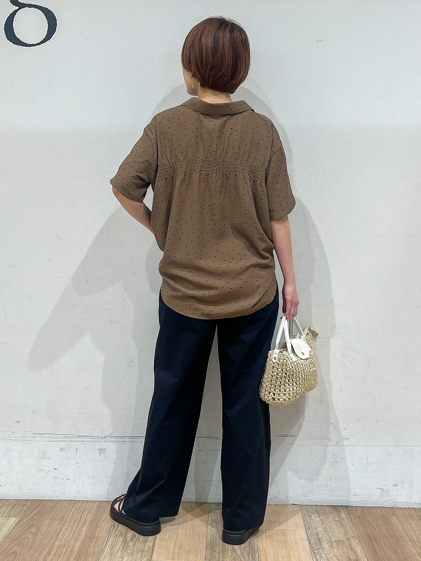 山さんさんの「grove｜【洗濯機◎】さらっと着映える、バックデザインブラウス」を使ったコーディネート