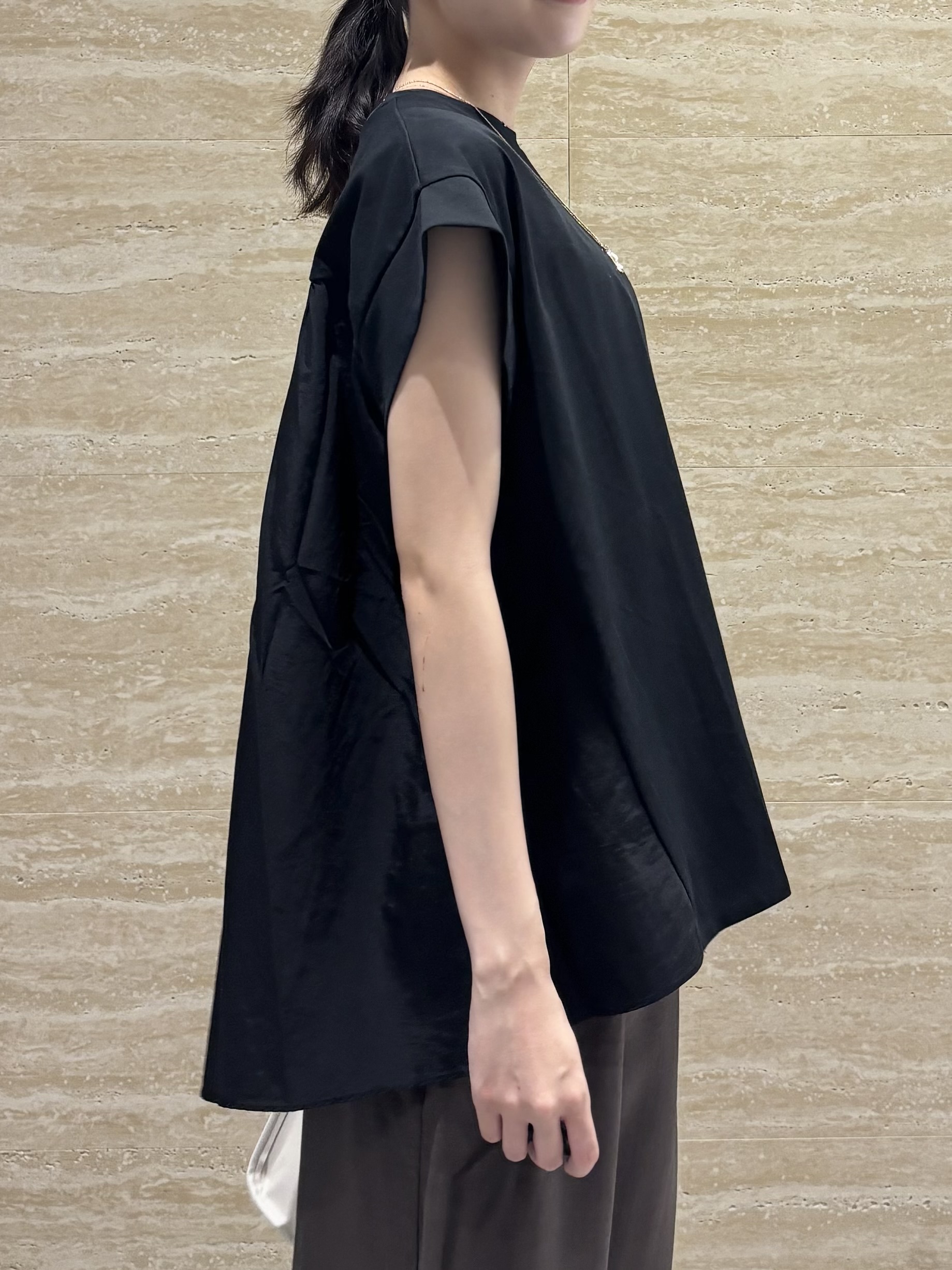 Ririkaさんの「OPAQUE.CLIP｜【接触冷感】バックフレアドッキングカットソー《洗濯機OK》」を使ったコーディネート