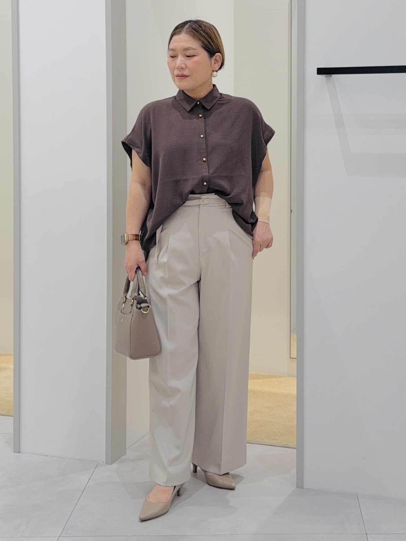 タナさんの「THE SHOP TK｜【ひんやり/防しわ/UV/吸水速乾】襟付き フレンチスリーブシャツ」を使ったコーディネート