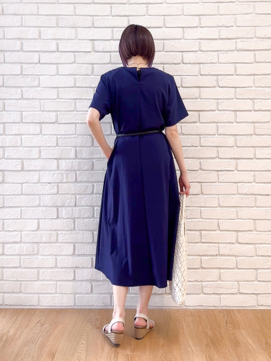 𝐜𝐡𝐢𝐤𝐚さんの「SHOO･LA･RUE｜【S-LL/洗濯機可/セットアップ可】軽凛(かろりん) ひんやり切替ワンピース」を使ったコーディネート