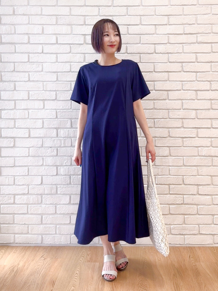 𝐜𝐡𝐢𝐤𝐚さんの「SHOO･LA･RUE｜【S-LL/洗濯機可/セットアップ可】軽凛(かろりん) ひんやり切替ワンピース」を使ったコーディネート
