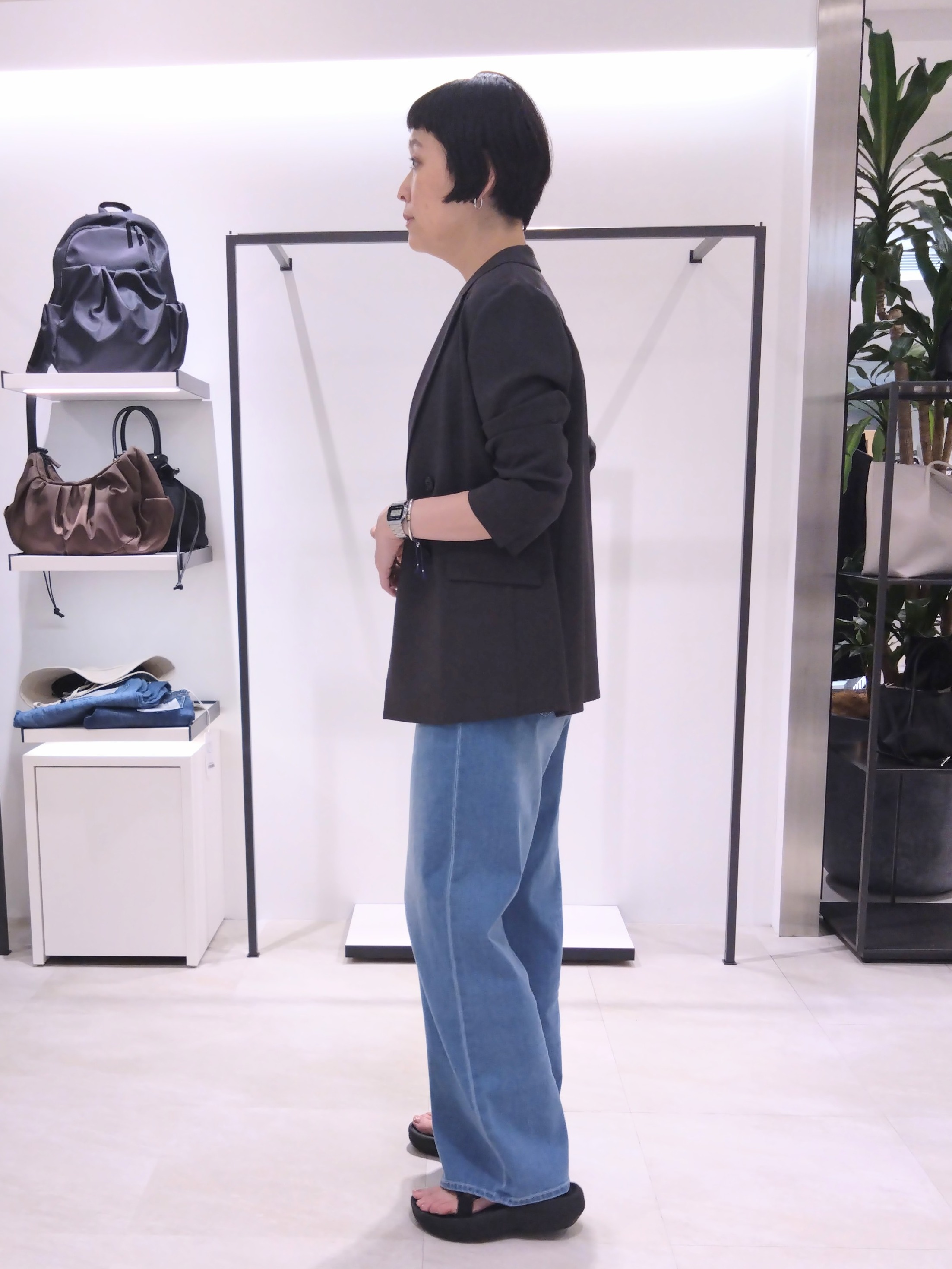 まちこさんの「UNTITLED｜【新色追加/セットアップ可】エアリー ダブルブレストジャケット」を使ったコーディネート