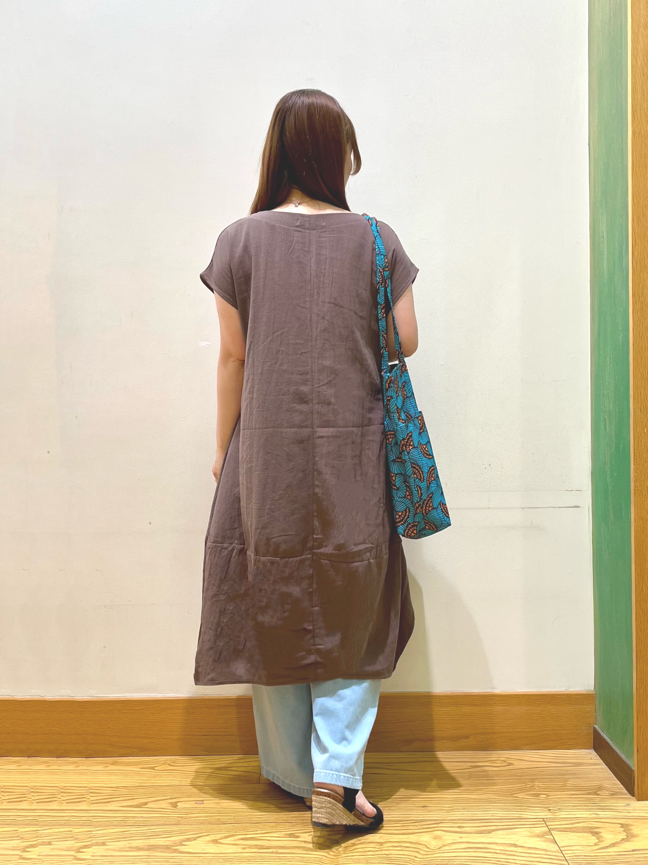 ゆっきーさんの「SHOO･LA･RUE｜【S-LL/洗濯機可/体型カバー】ふんわりラインが女性らしい コクーンワンピース」を使ったコーディネート
