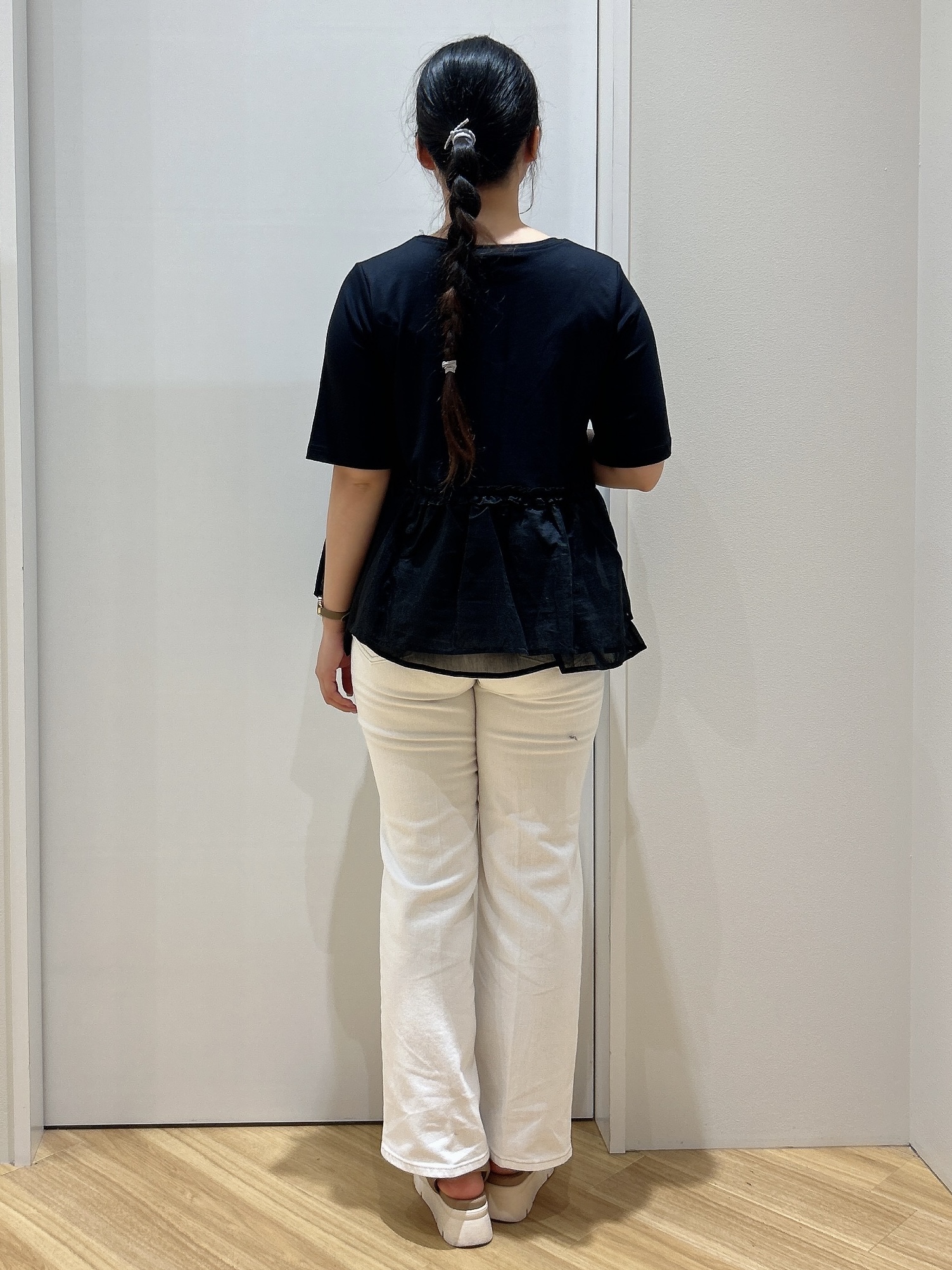 みいさんの「grove｜【体型カバー】INせず決まる、ウエストシアーフリルTシャツ」を使ったコーディネート