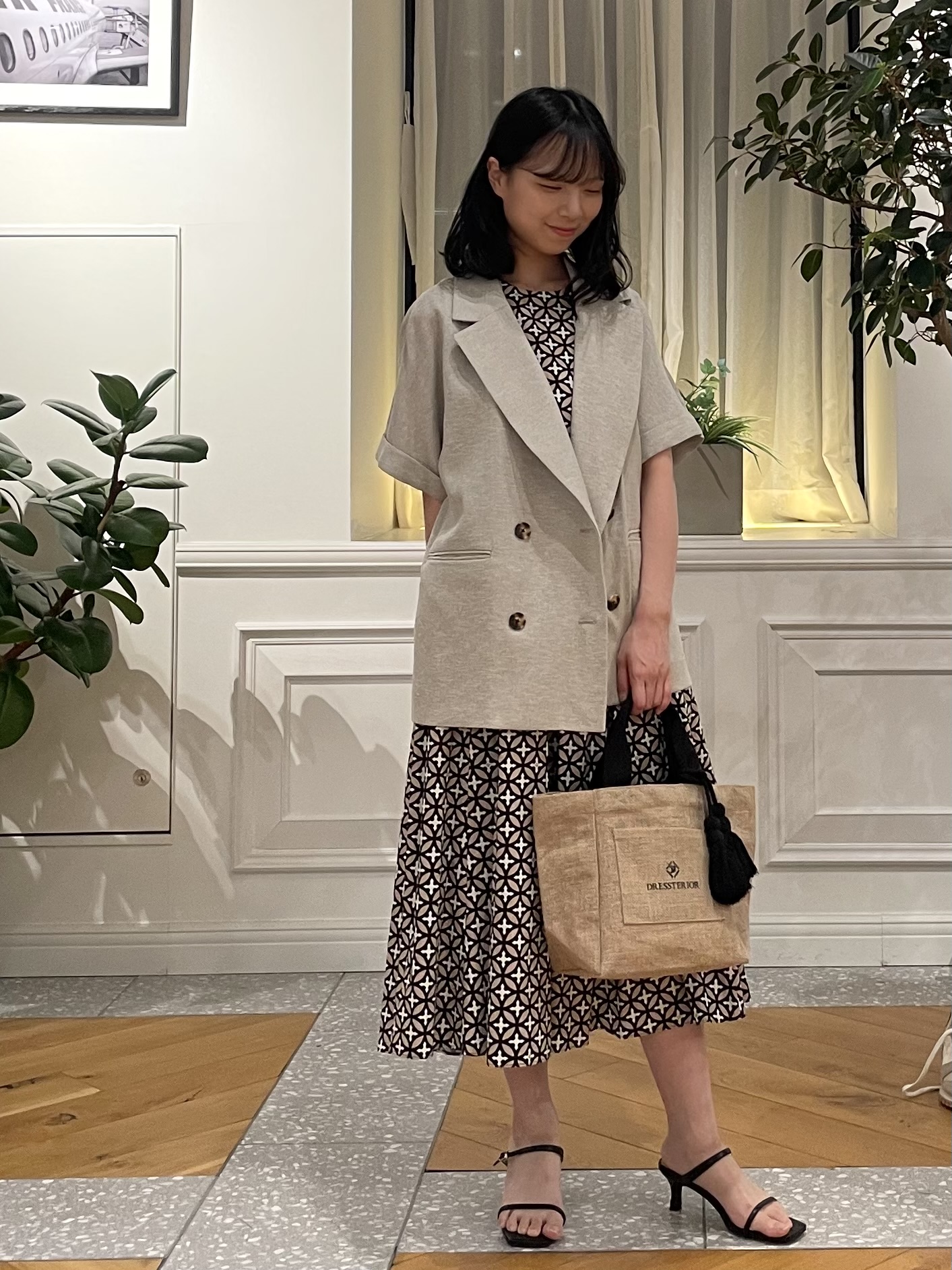 Lilyさんの「DRESSTERIOR｜【otonaMUSE5月号掲載/ウォッシャブル】オーバーラップサークル ノースリーブドレス」を使ったコーディネート