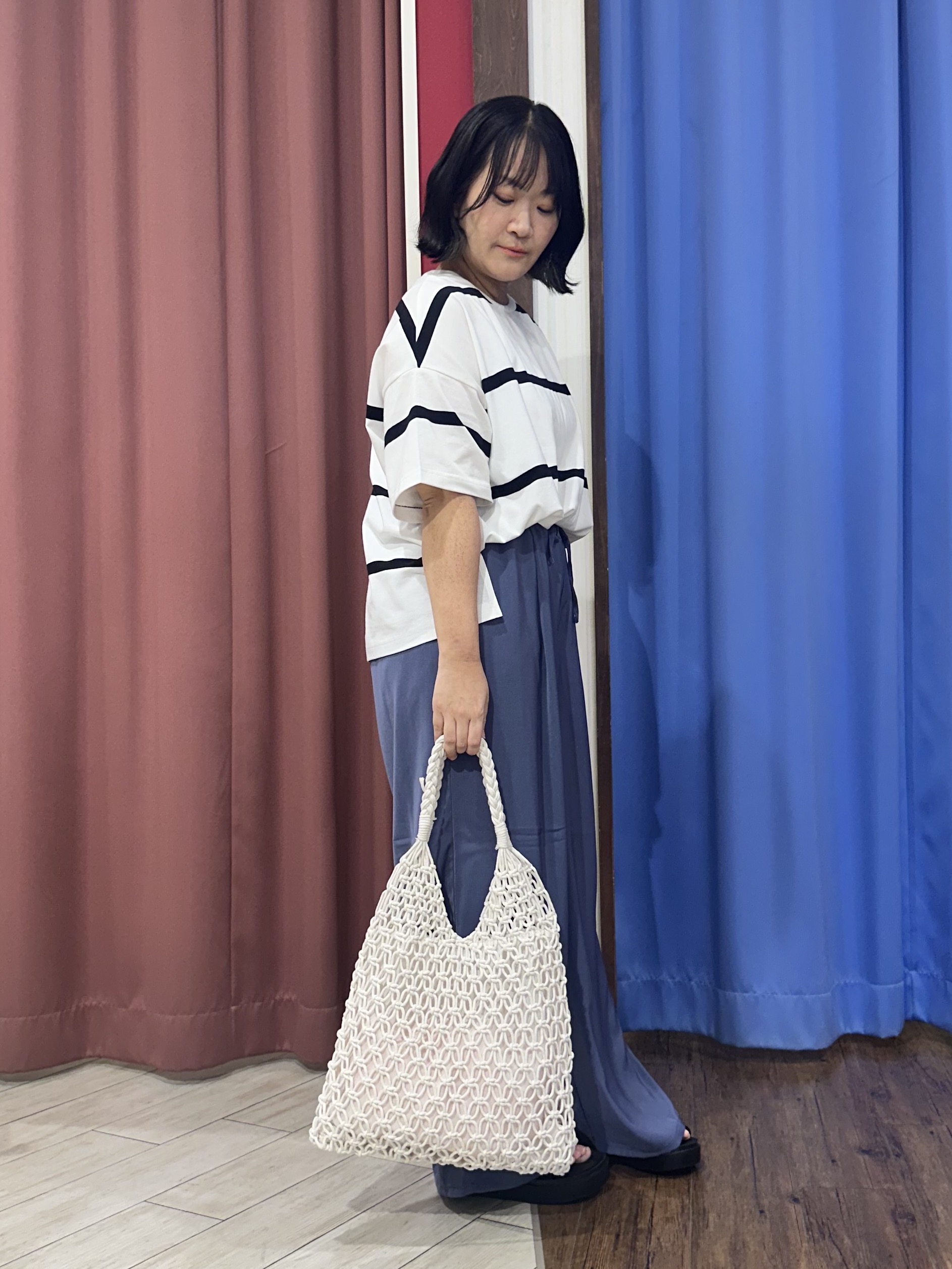 Meeさんの「SHOO･LA･RUE｜【ひんやり/S-LL】涼しげで爽やか 太ボーダー斜め切り替えTシャツ」を使ったコーディネート
