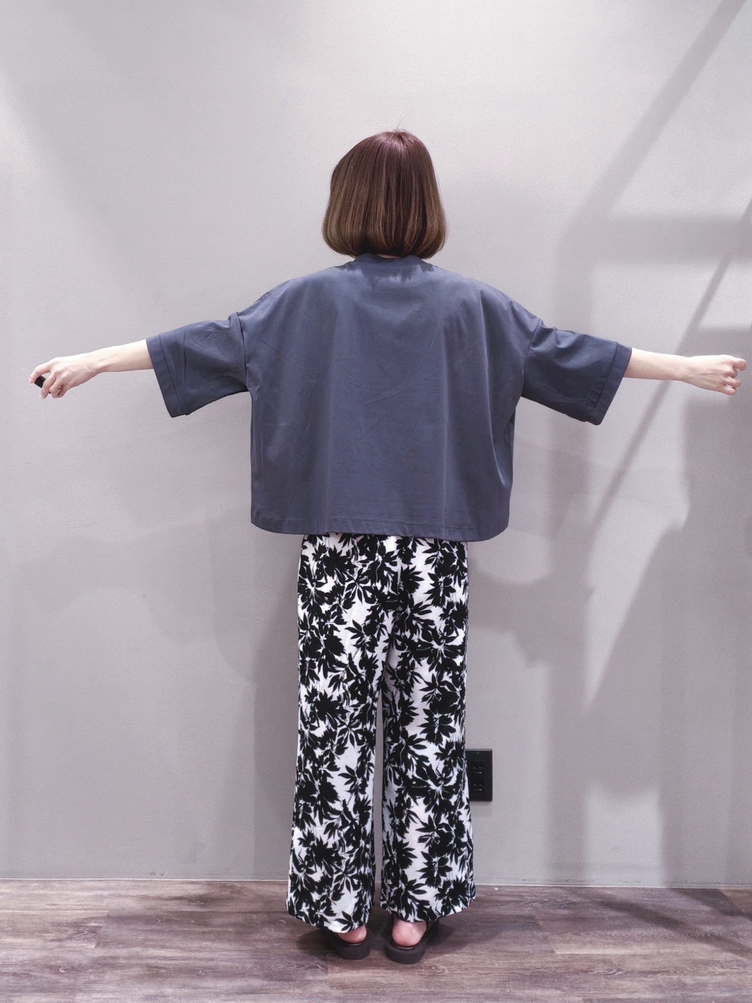 Satoさんの「Dessin｜【新色追加/体型カバー】美光沢カットソーボクシーシルエット」を使ったコーディネート