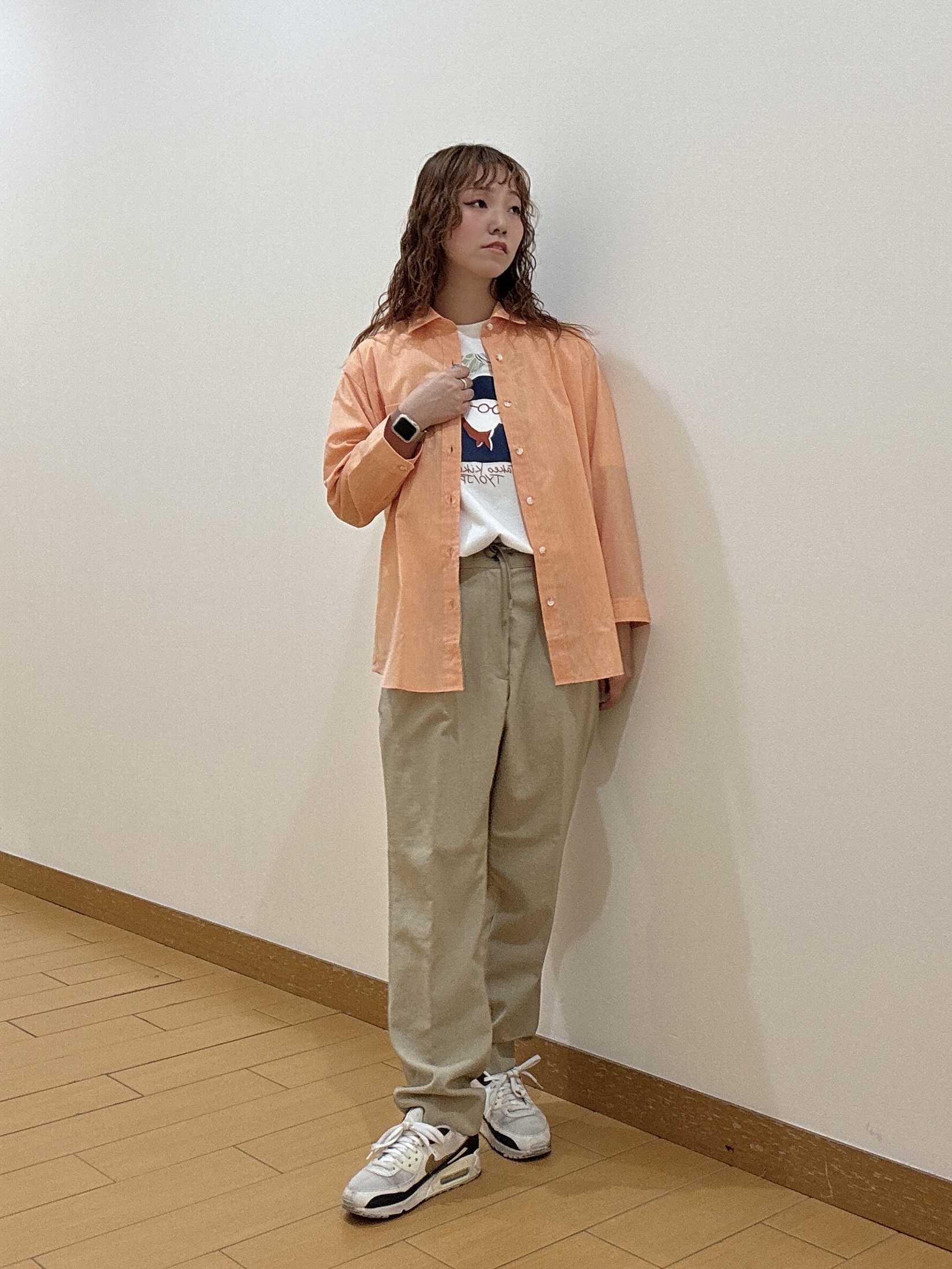 ヒナさんの「TAKEO KIKUCHI｜ポートレートアートＴシャツ」を使ったコーディネート