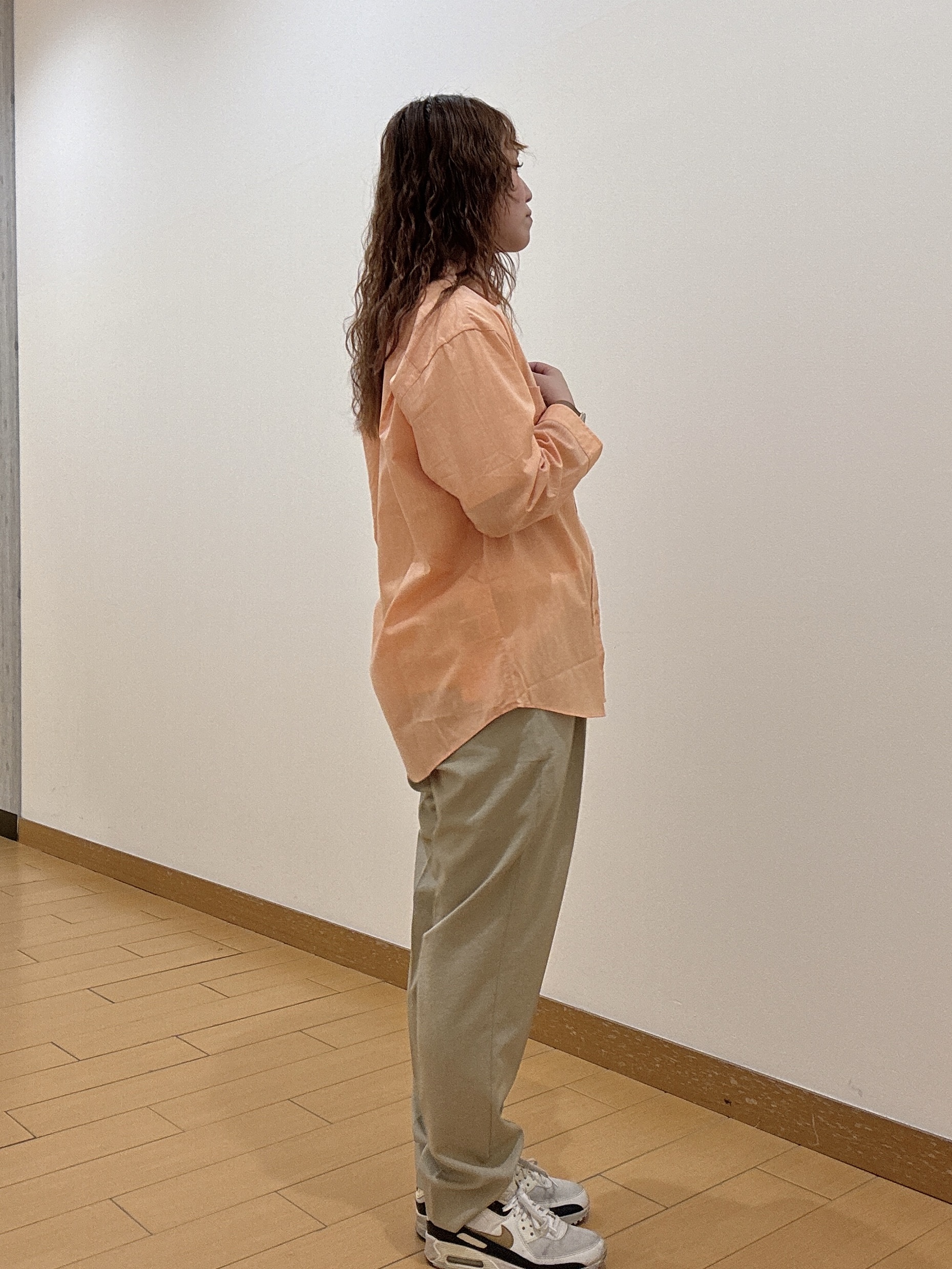 ヒナさんの「TAKEO KIKUCHI｜ポートレートアートＴシャツ」を使ったコーディネート