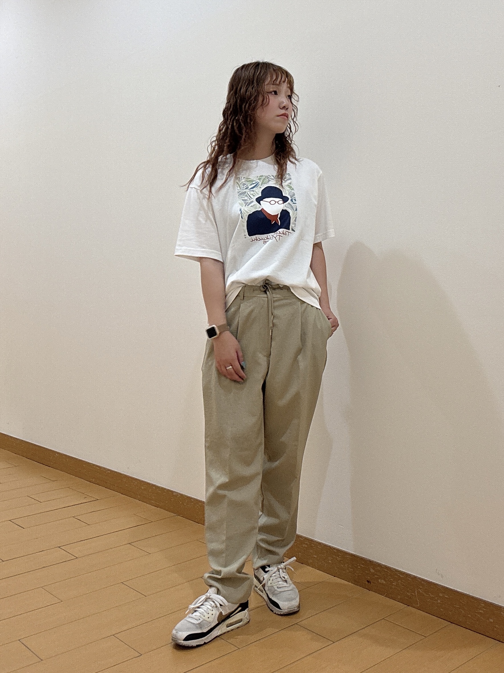ヒナさんの「TAKEO KIKUCHI｜ポートレートアートＴシャツ」を使ったコーディネート
