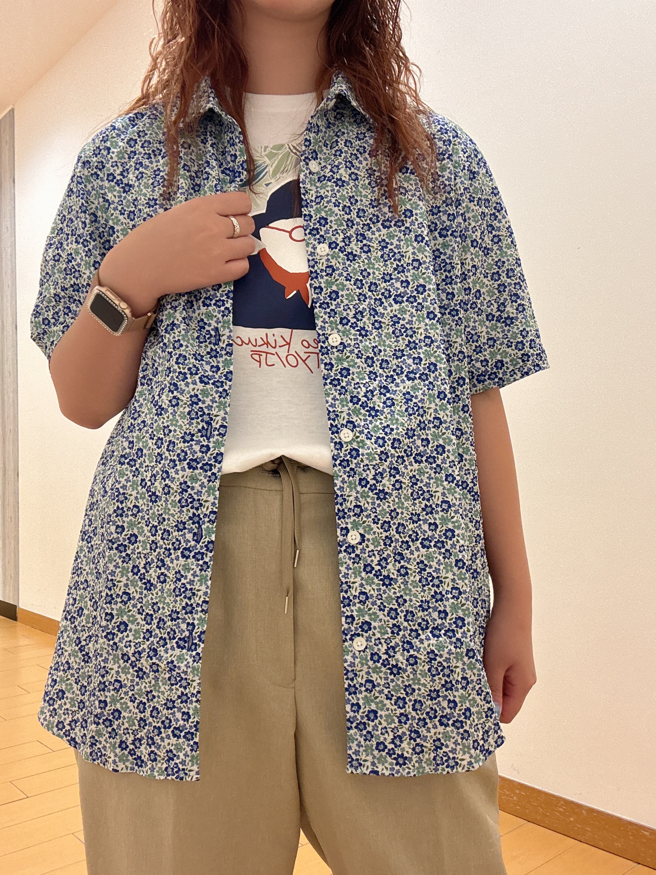 ヒナさんの「TAKEO KIKUCHI｜ポートレートアートＴシャツ」を使ったコーディネート
