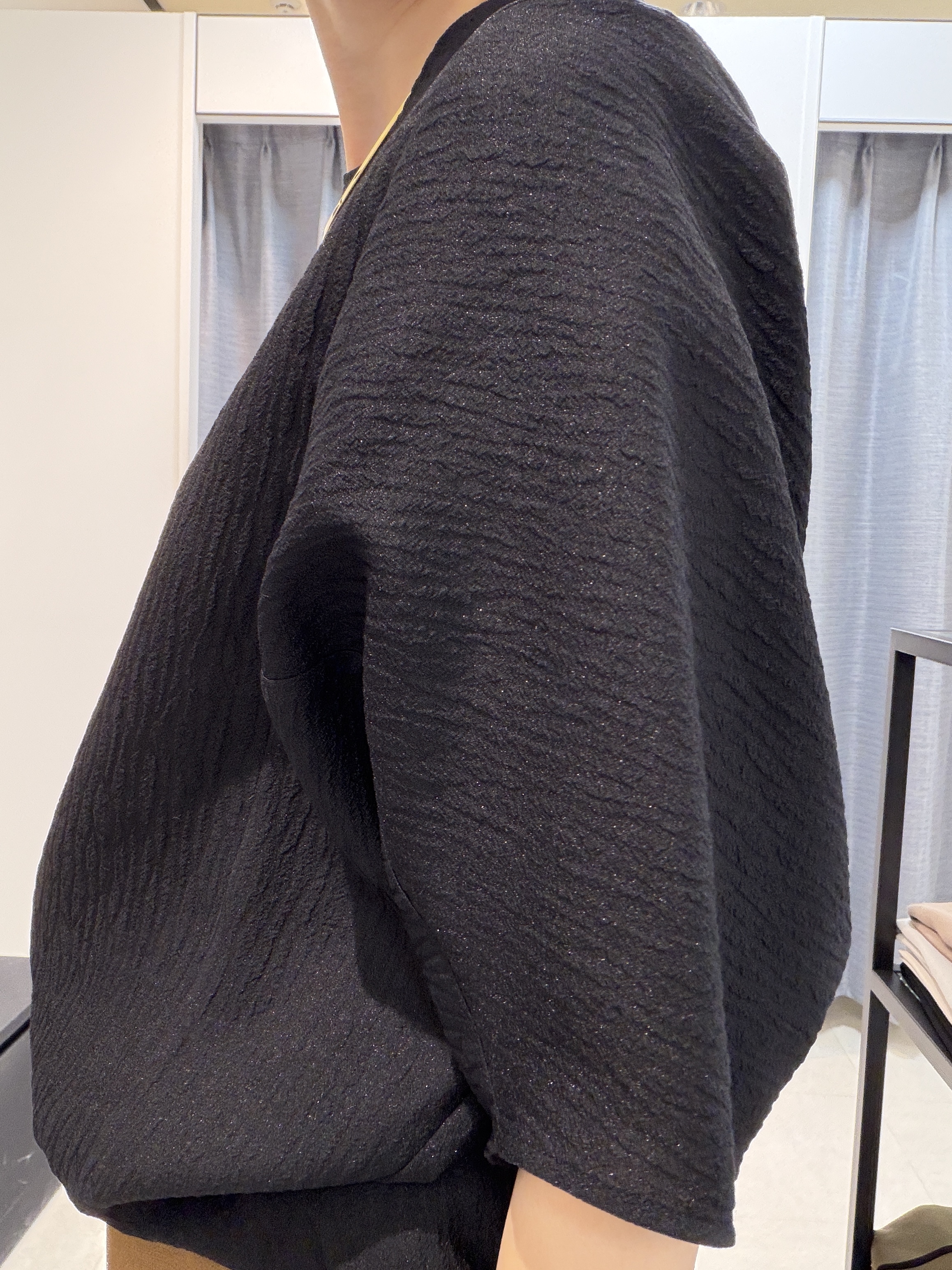 shihoさんの「INDIVI｜【華奢見え】ジャカード ドルマントップス」を使ったコーディネート