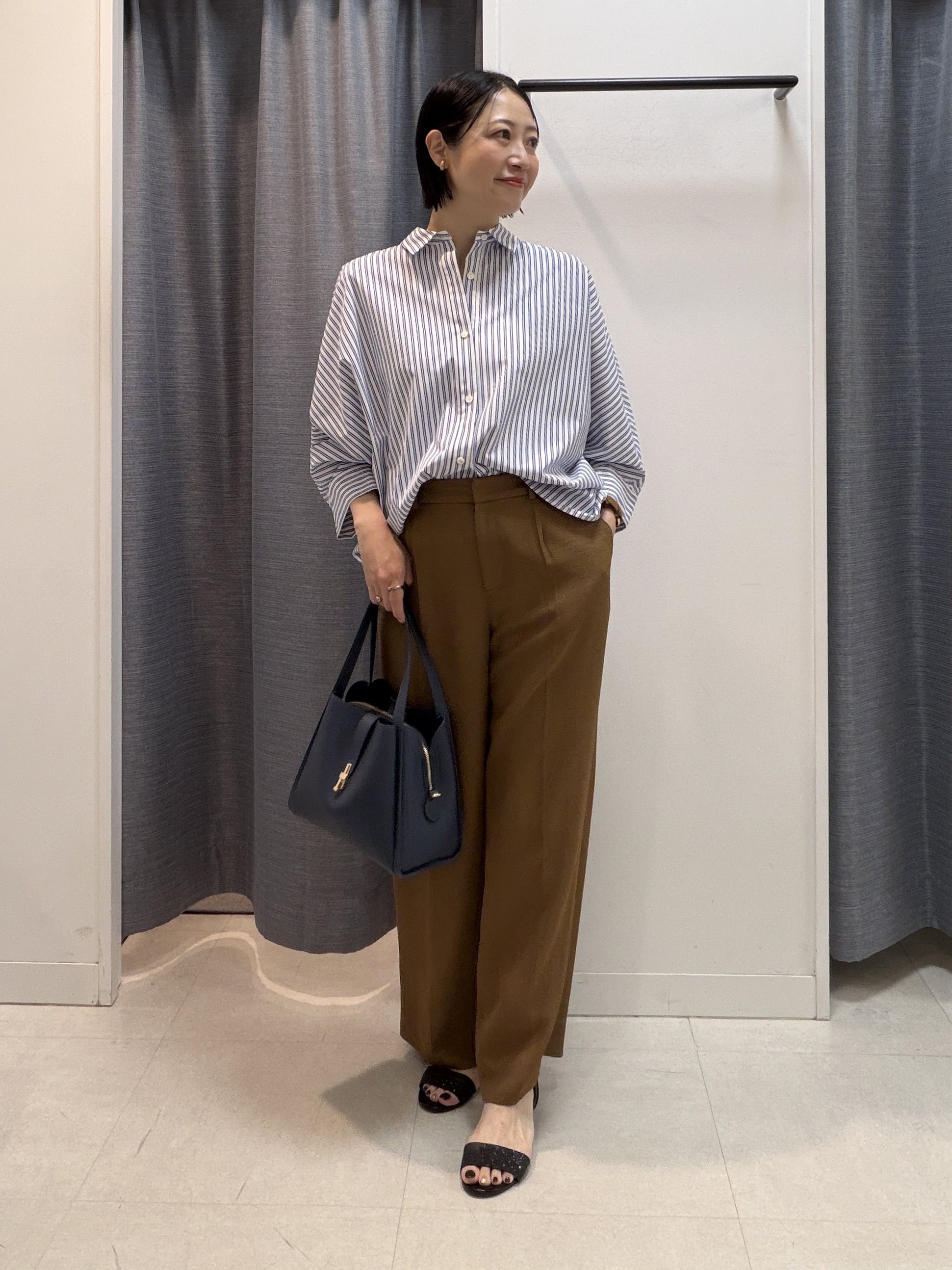shihoさんの「INDIVI｜【接触冷感/吸水速乾/UVカット】ドルマンスリーブシャツ」を使ったコーディネート