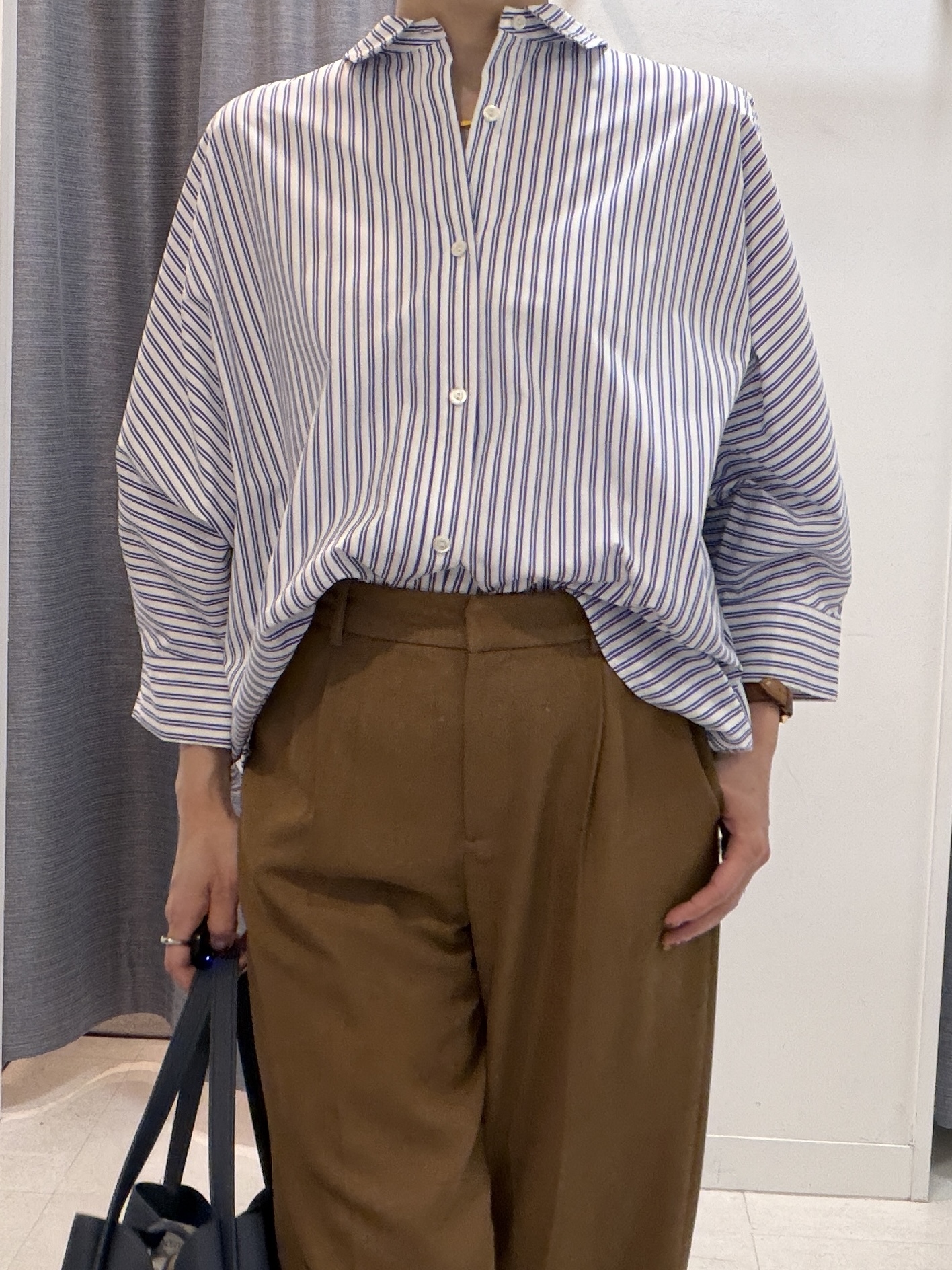 shihoさんの「INDIVI｜【接触冷感/吸水速乾/UVカット】ドルマンスリーブシャツ」を使ったコーディネート