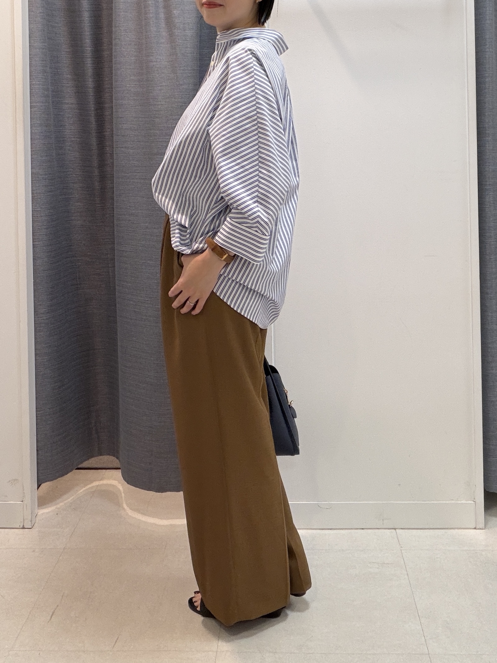 shihoさんの「INDIVI｜【接触冷感/吸水速乾/UVカット】ドルマンスリーブシャツ」を使ったコーディネート