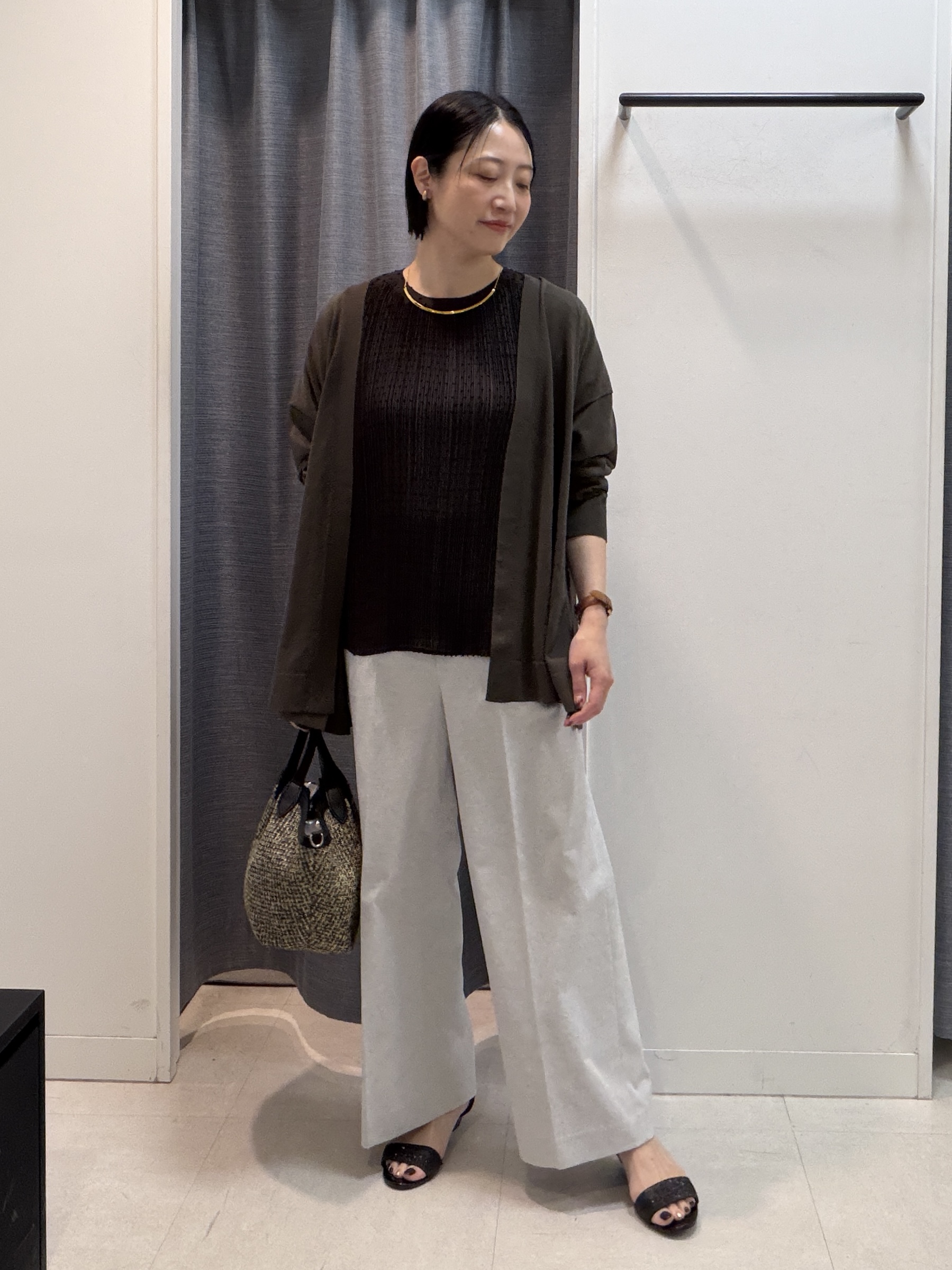 shihoさんの「INDIVI｜【1枚で着映える】ドットジャガードブラウス」を使ったコーディネート