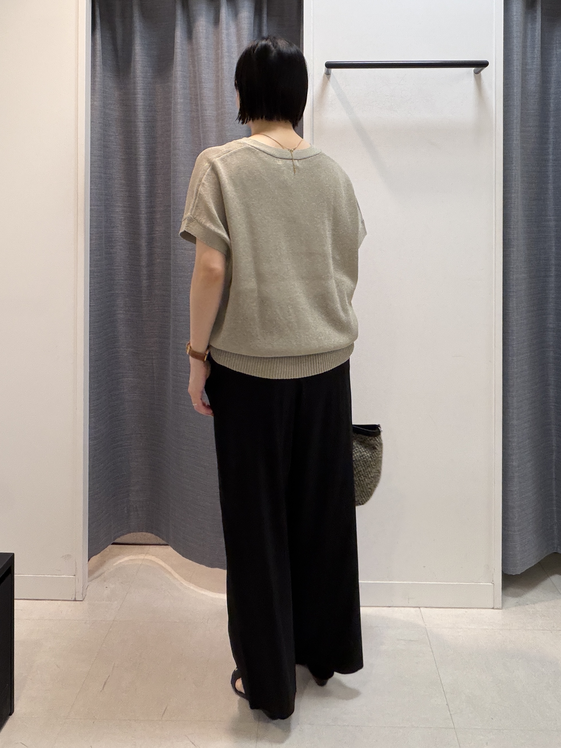 shihoさんの「INDIVI｜【洗える/清涼感】ドライタッチスリーブレスカーディガン」を使ったコーディネート