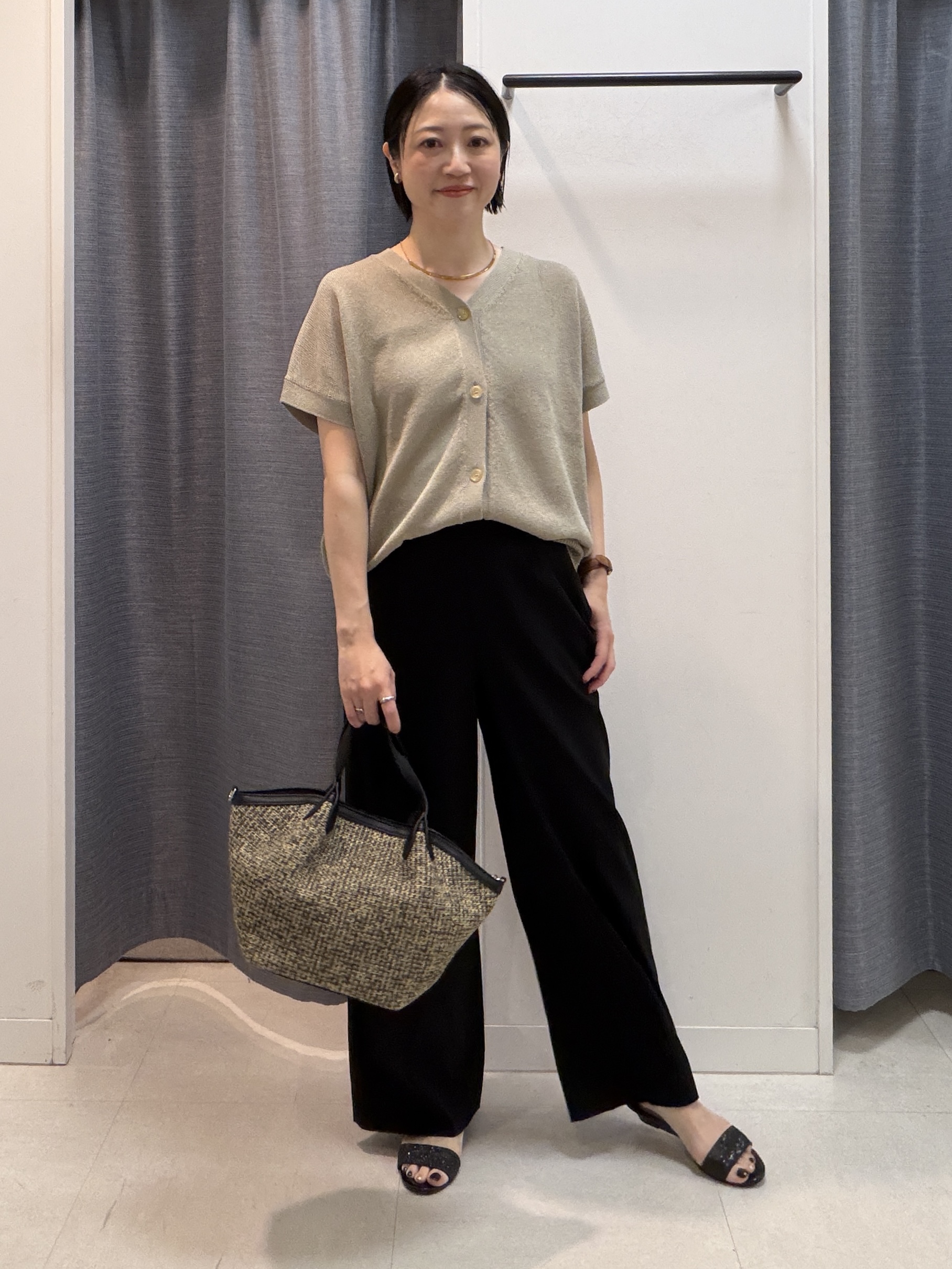 shihoさんの「INDIVI｜【洗える/清涼感】ドライタッチスリーブレスカーディガン」を使ったコーディネート