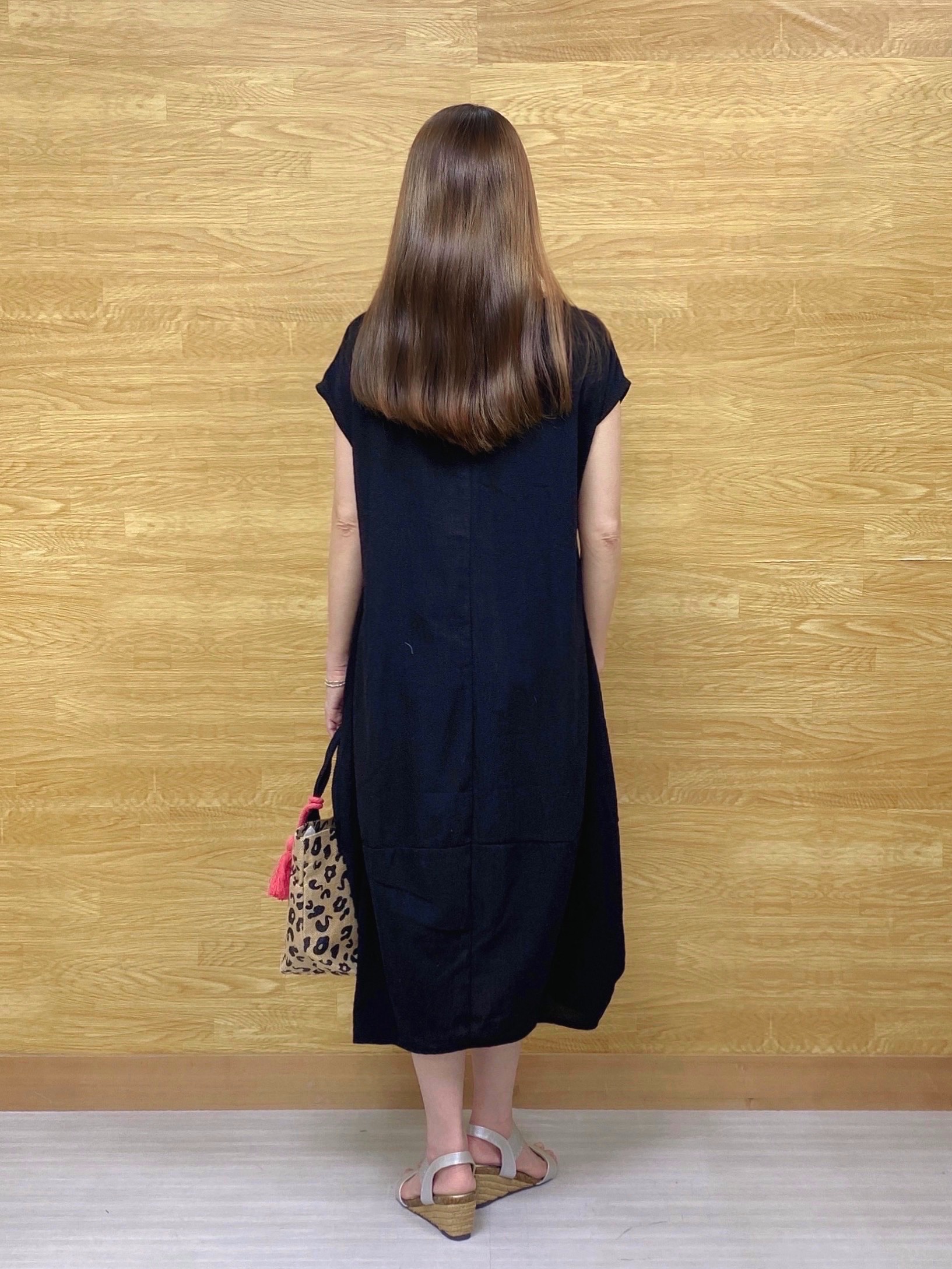 ユキニーズさんの「SHOO･LA･RUE｜【S-LL/洗濯機可/体型カバー】ふんわりラインが女性らしい コクーンワンピース」を使ったコーディネート