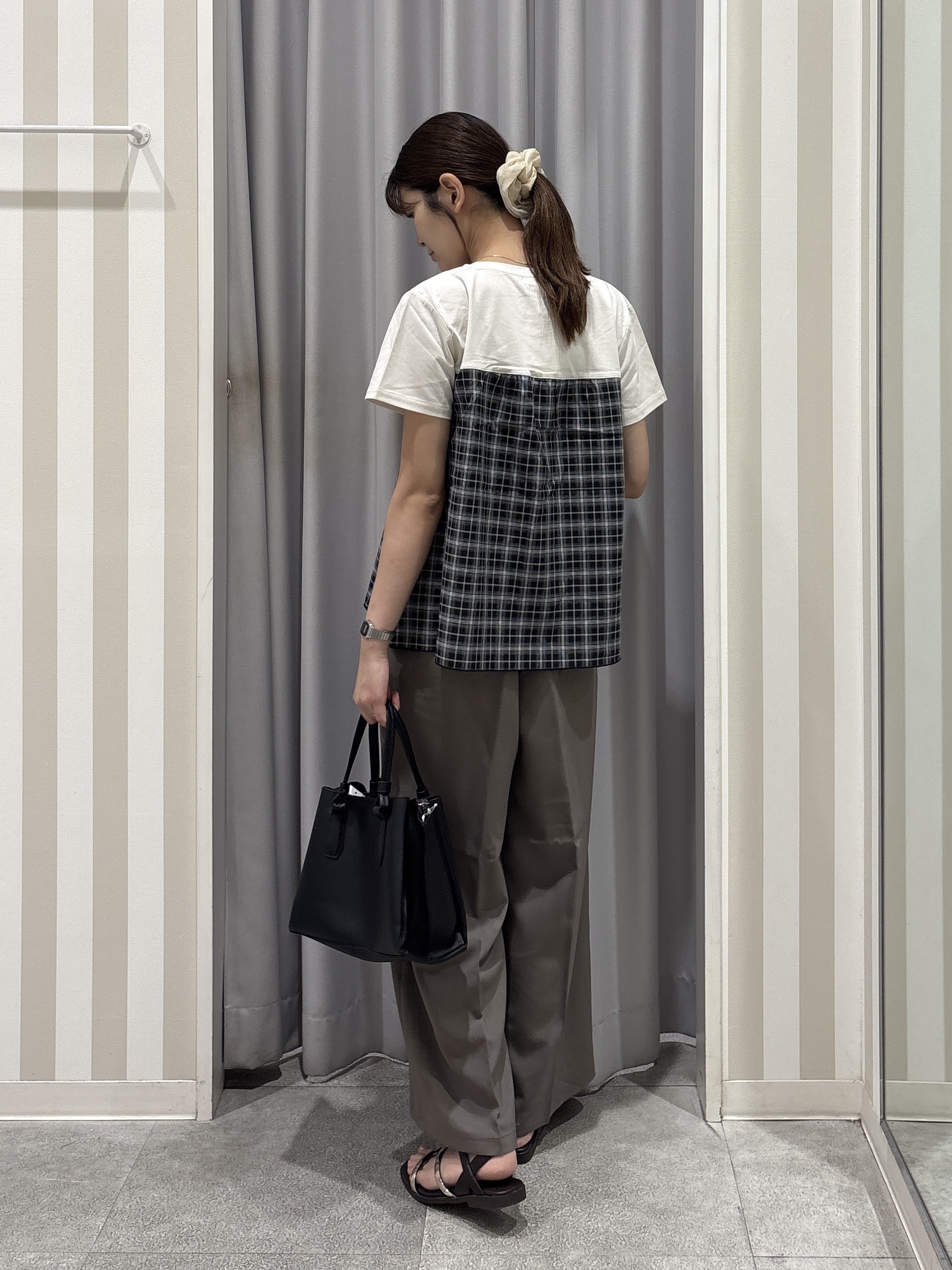 Rikaさんの「SHOO･LA･RUE｜【S-LL/洗濯機可】着るだけサマ見え 柄アソートビスチェ風ドッキングTシャツ」を使ったコーディネート