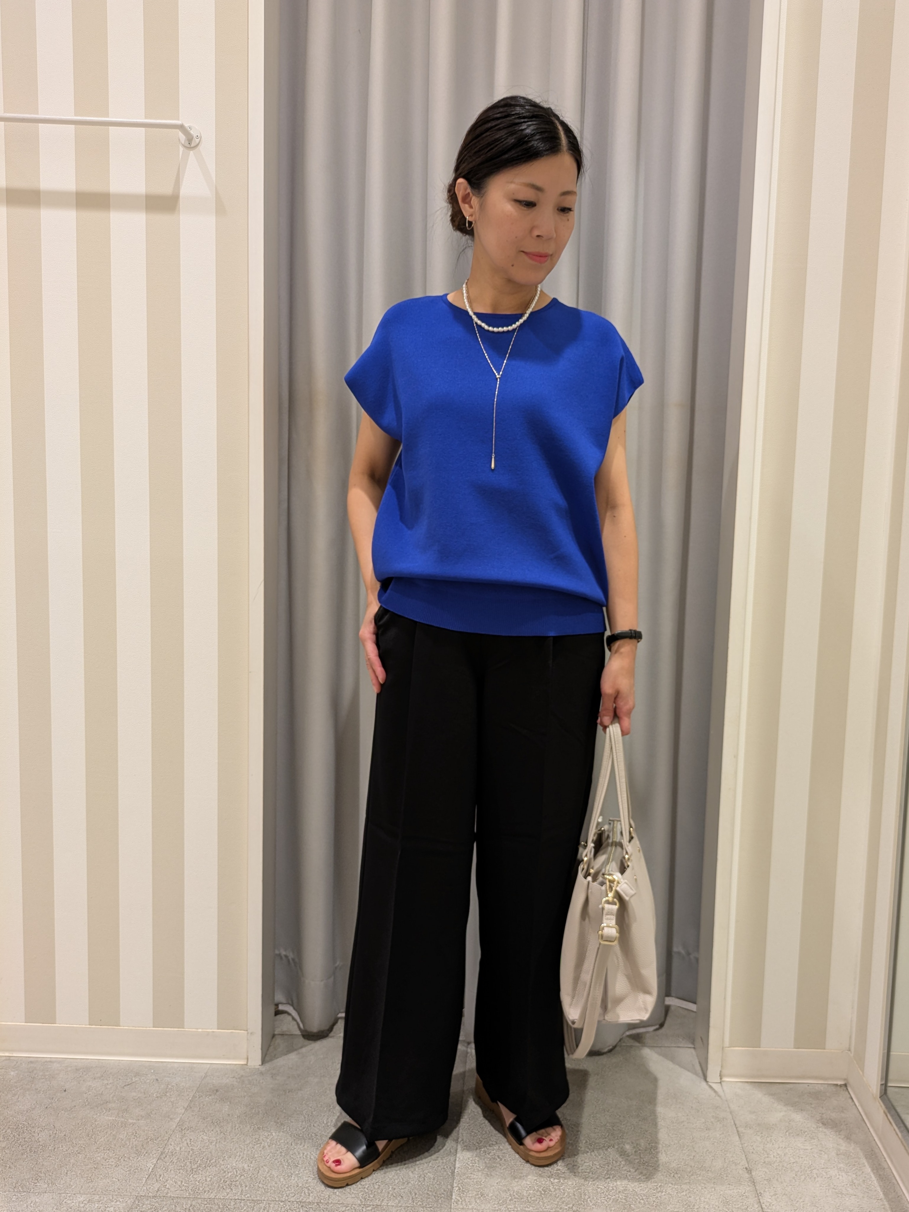 𝐂𝐡𝐢𝐢 &hearts;(ちー)さんの「SHOO･LA･RUE｜【ひんやり/洗濯機可/S-LL】インせず着られる 大人シンプルサマーニット」を使ったコーディネート
