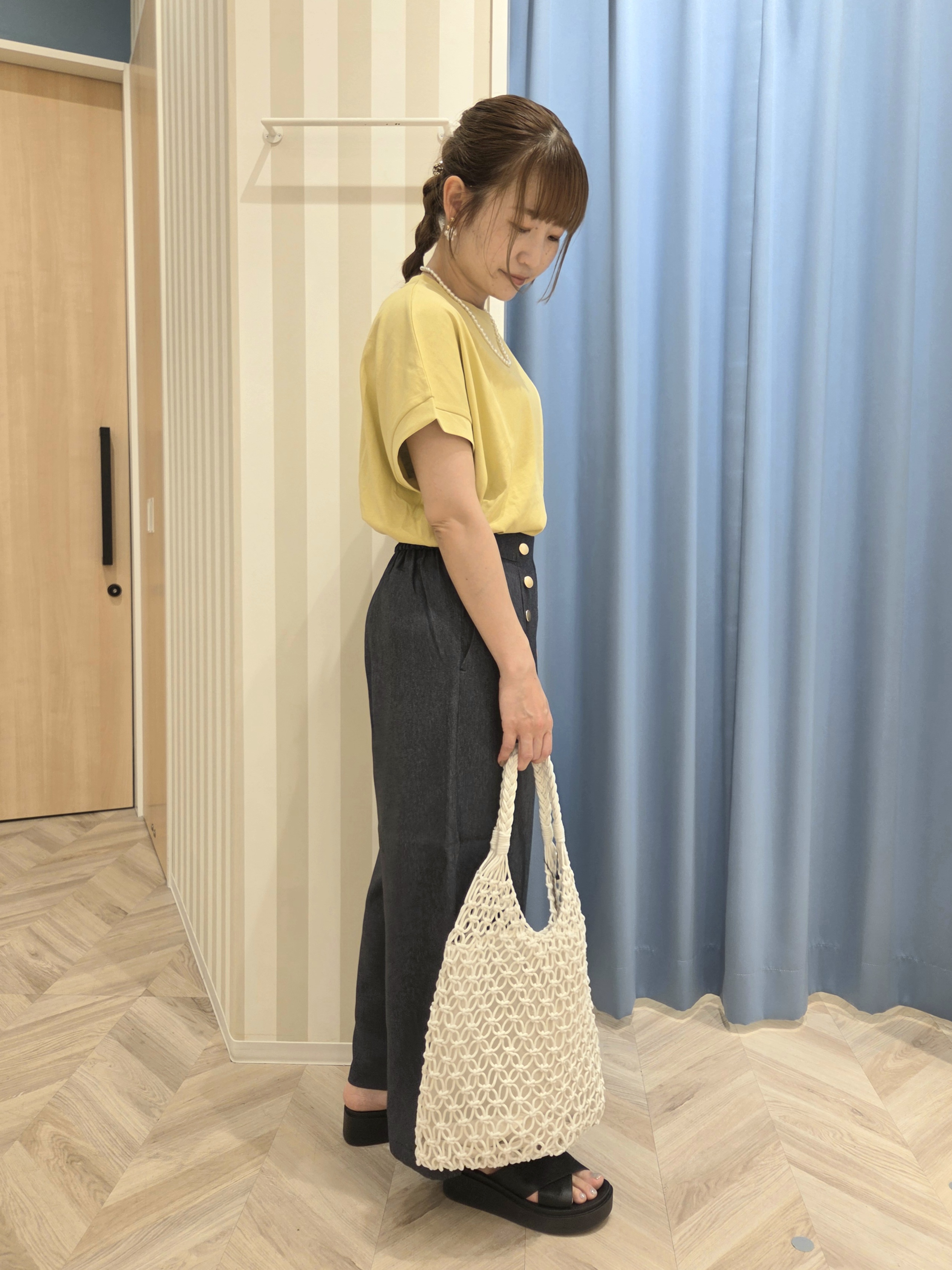 Ikumiさんの「SHOO･LA･RUE｜【汗じみ防止/ひんやり/S-LL】インせず着られる 刺繍ロゴTシャツ」を使ったコーディネート