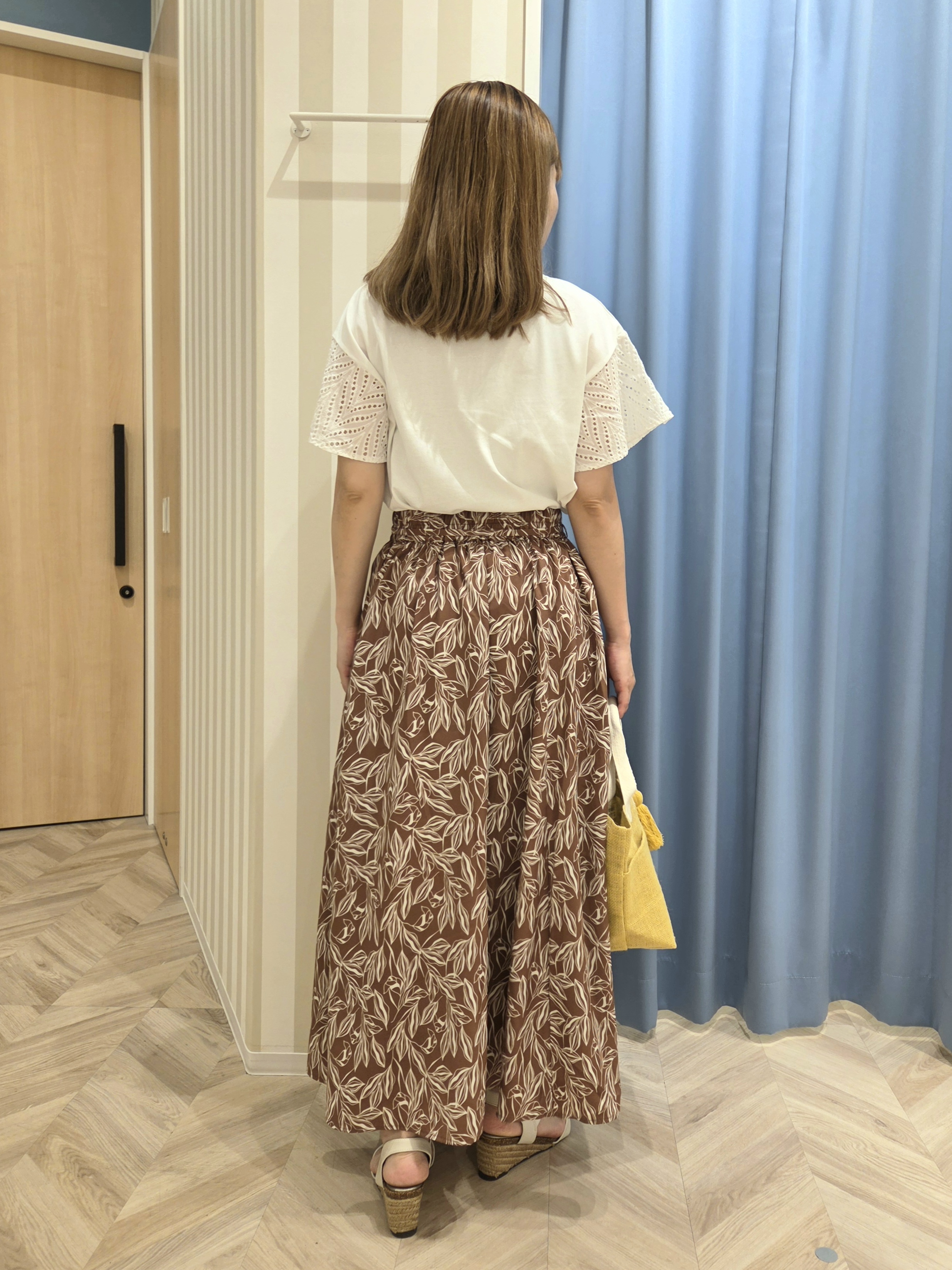 Ikumiさんの「SHOO･LA･RUE｜【汗じみ防止/ひんやり/S-LL】レースが華やか お袖フレアTシャツ」を使ったコーディネート