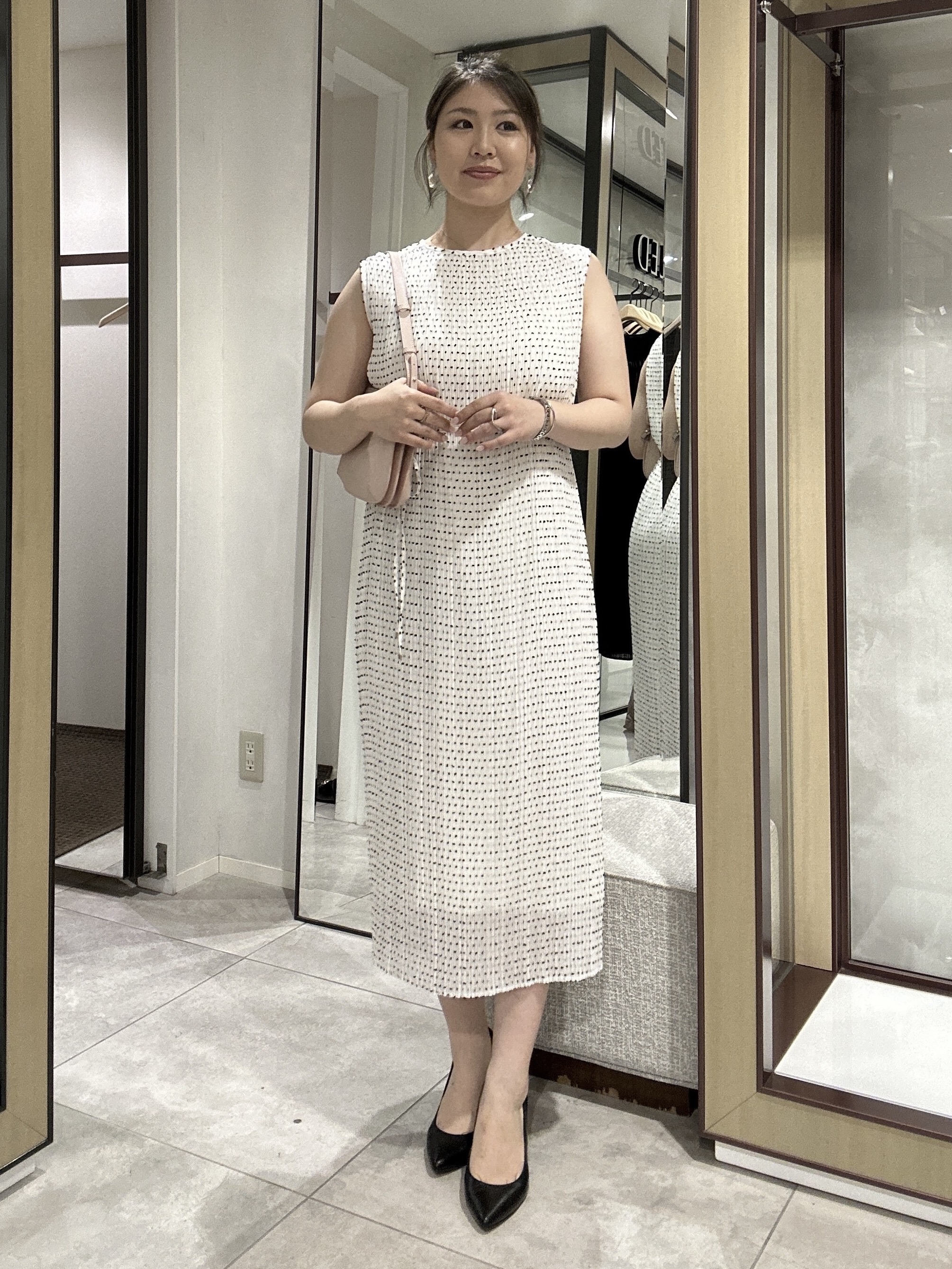 YURIさんの「UNTITLED｜スプリットレザーフラットショルダー」を使ったコーディネート