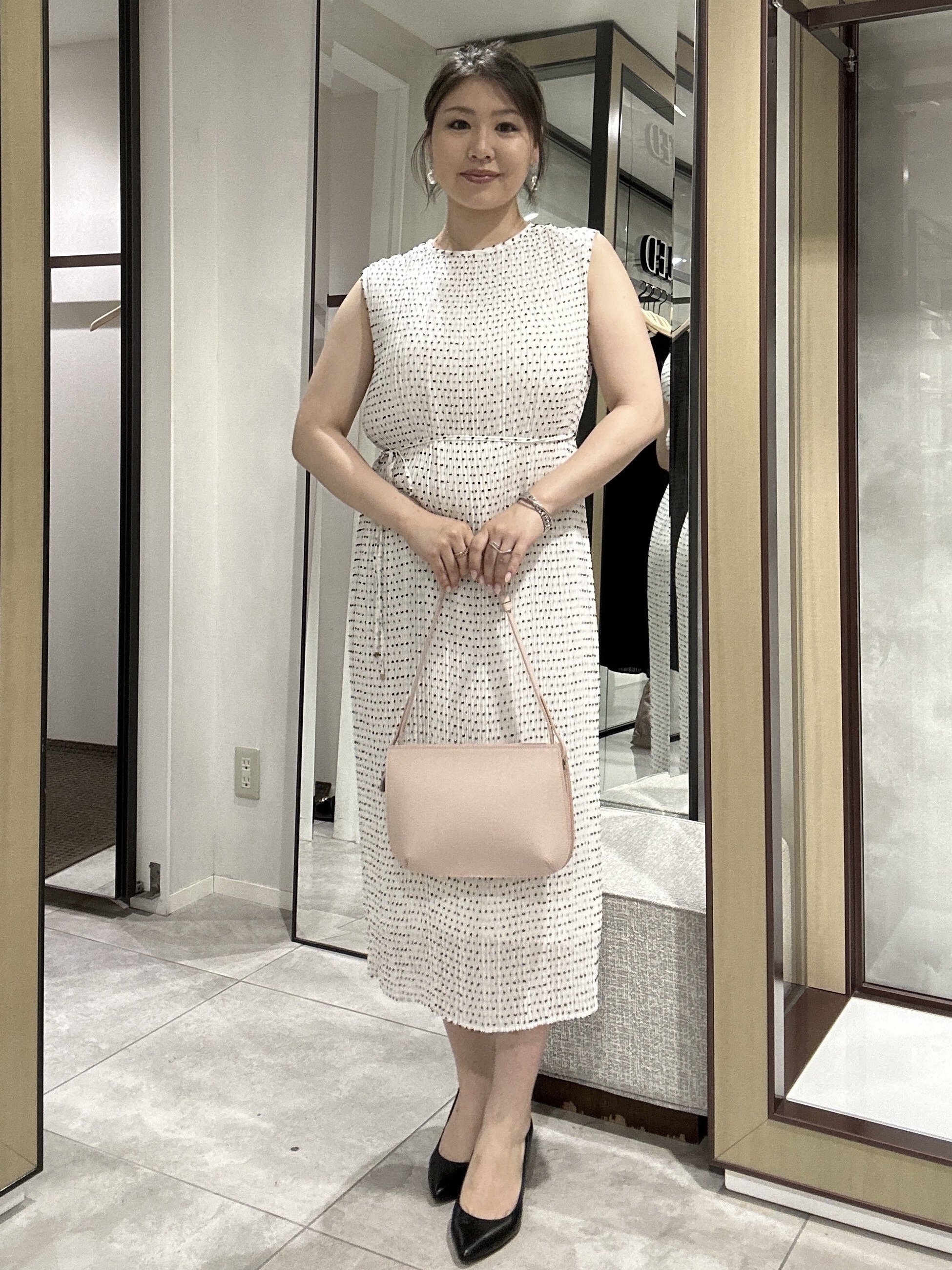 YURIさんの「UNTITLED｜スプリットレザーフラットショルダー」を使ったコーディネート
