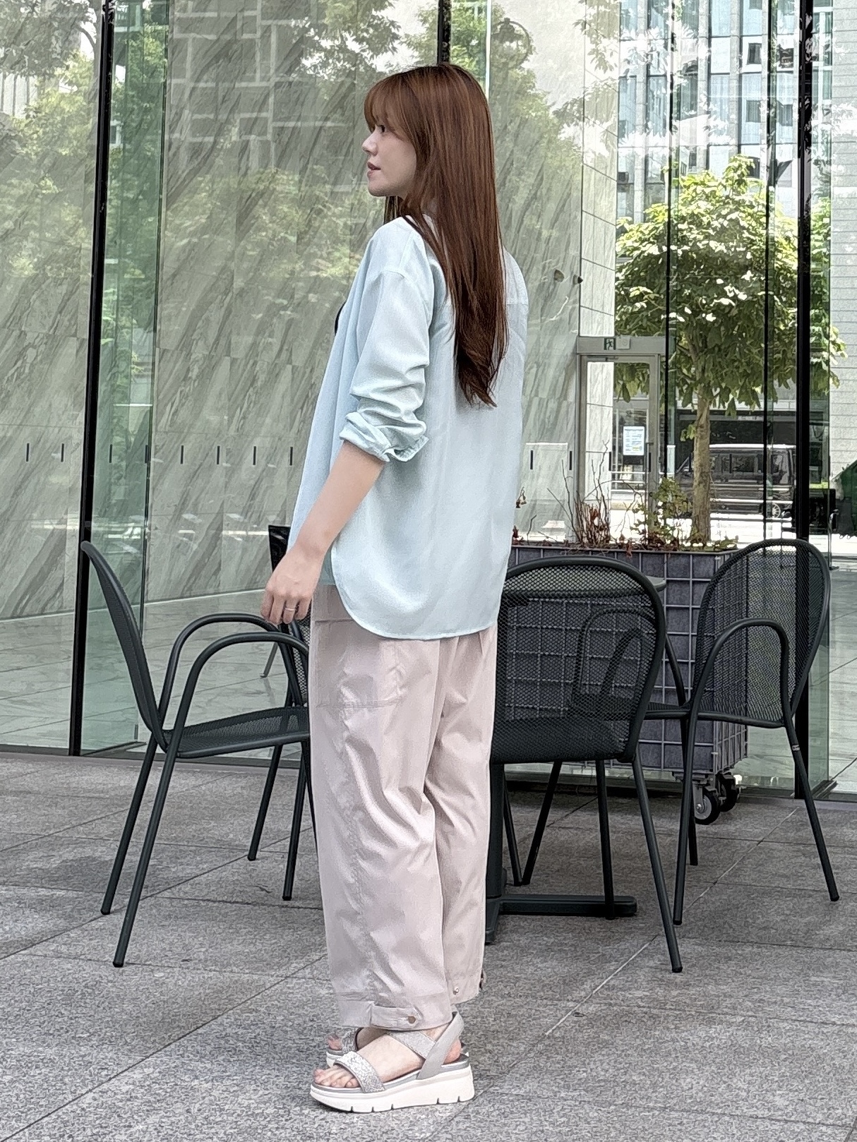 sayaさんの「grove｜【洗濯機OK・ひんやり】朝晩の気温差に◎軽やかシアーシャツ」を使ったコーディネート