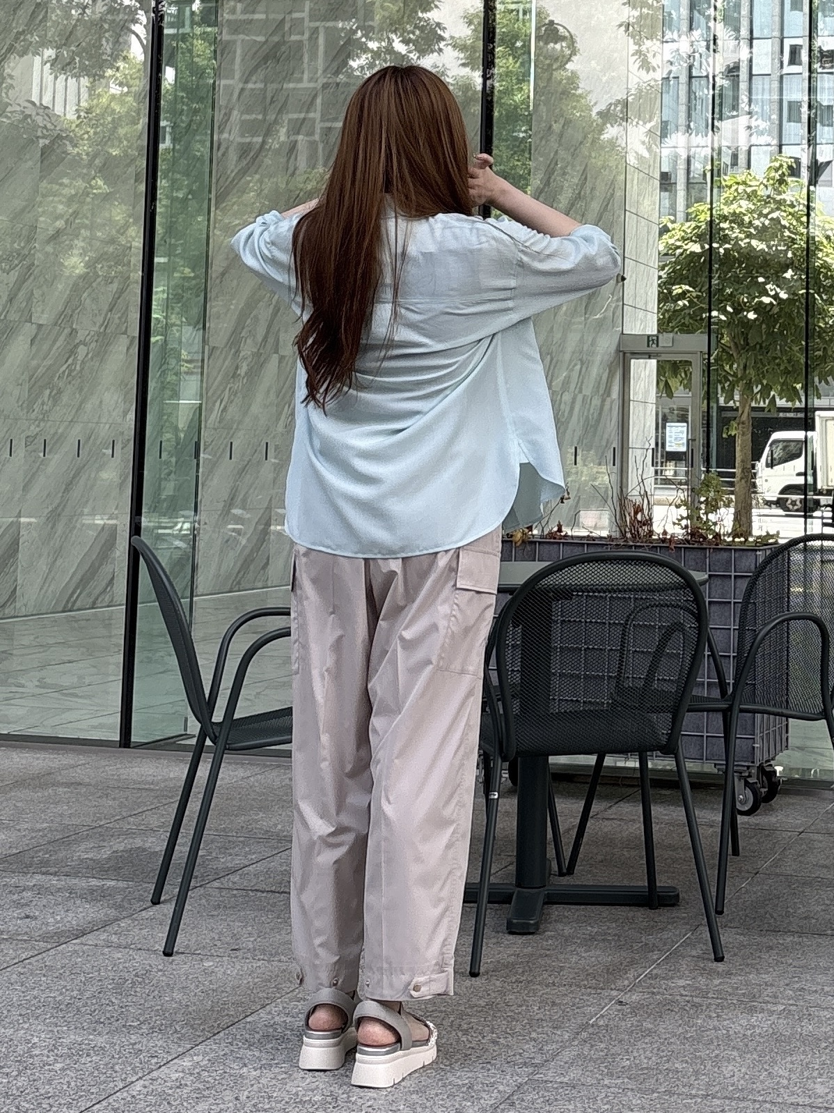 sayaさんの「grove｜【洗濯機OK・ひんやり】朝晩の気温差に◎軽やかシアーシャツ」を使ったコーディネート