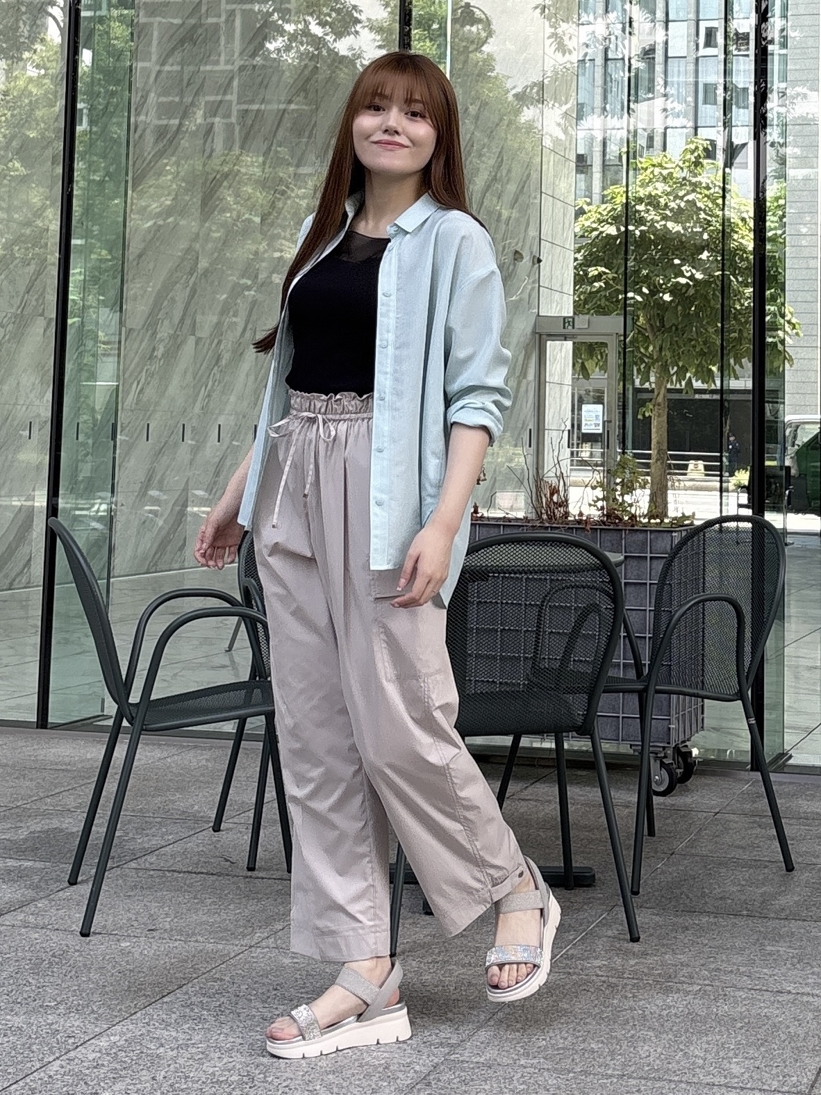 sayaさんの「grove｜【洗濯機OK・ひんやり】朝晩の気温差に◎軽やかシアーシャツ」を使ったコーディネート
