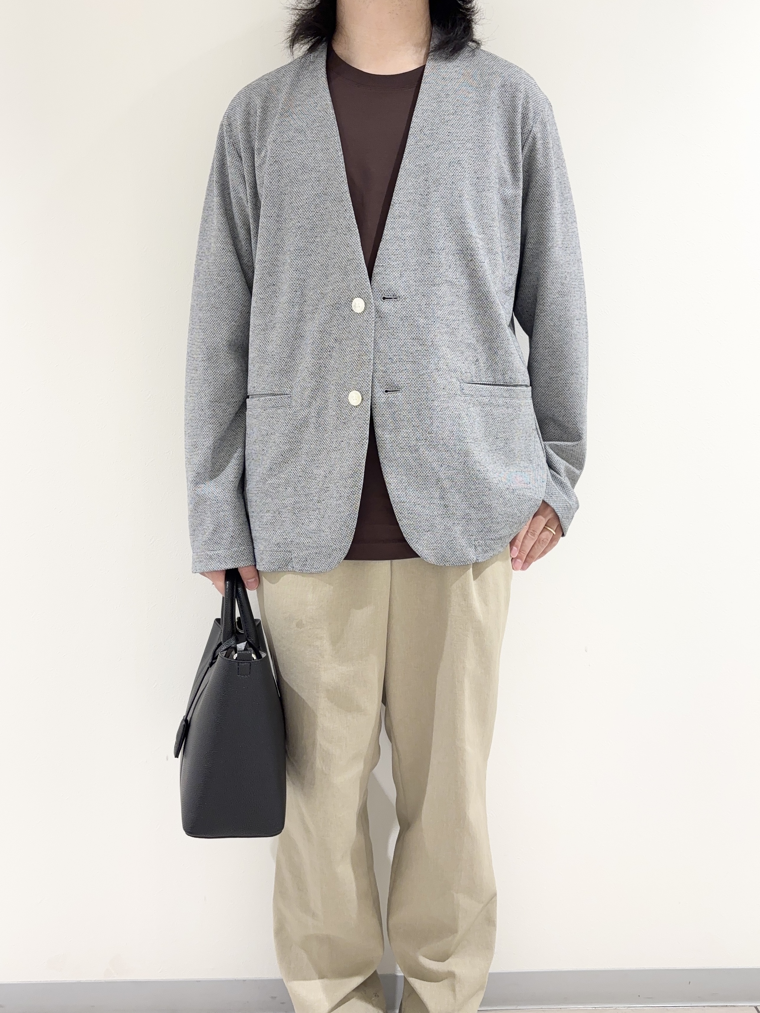 及川さんの「TAKEO KIKUCHI｜【抗菌防臭】バーズアイメッシュノーカラージャケット」を使ったコーディネート