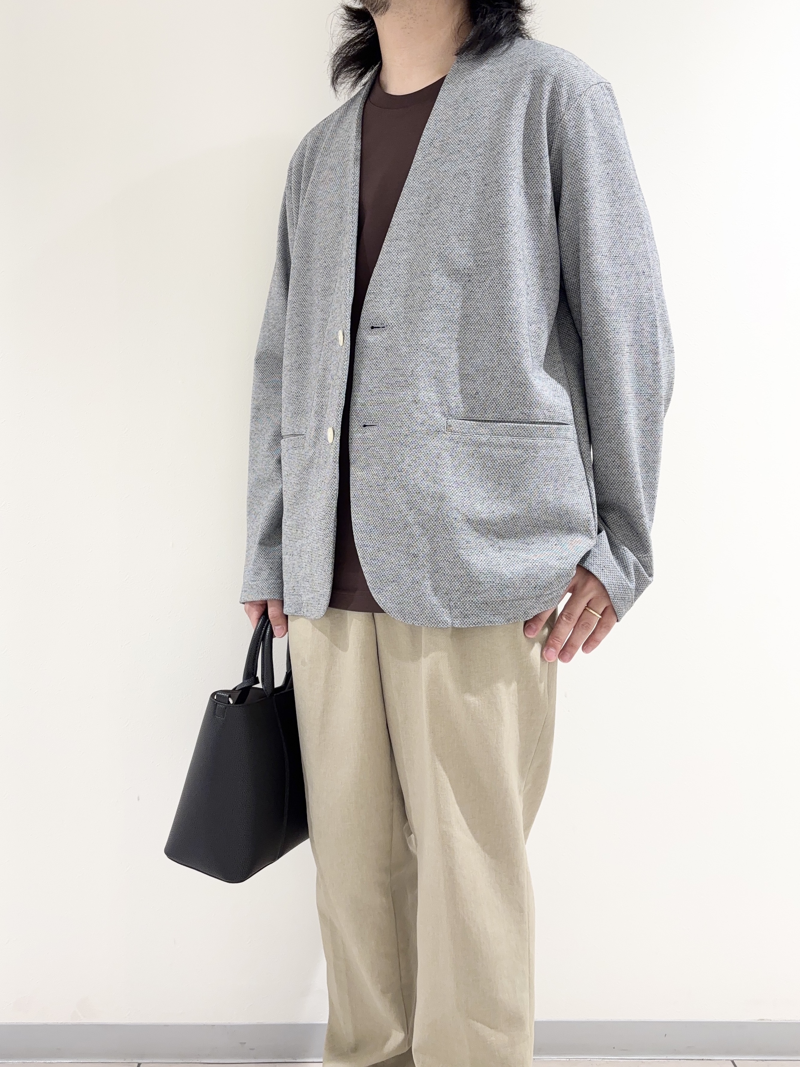 及川さんの「TAKEO KIKUCHI｜【抗菌防臭】バーズアイメッシュノーカラージャケット」を使ったコーディネート