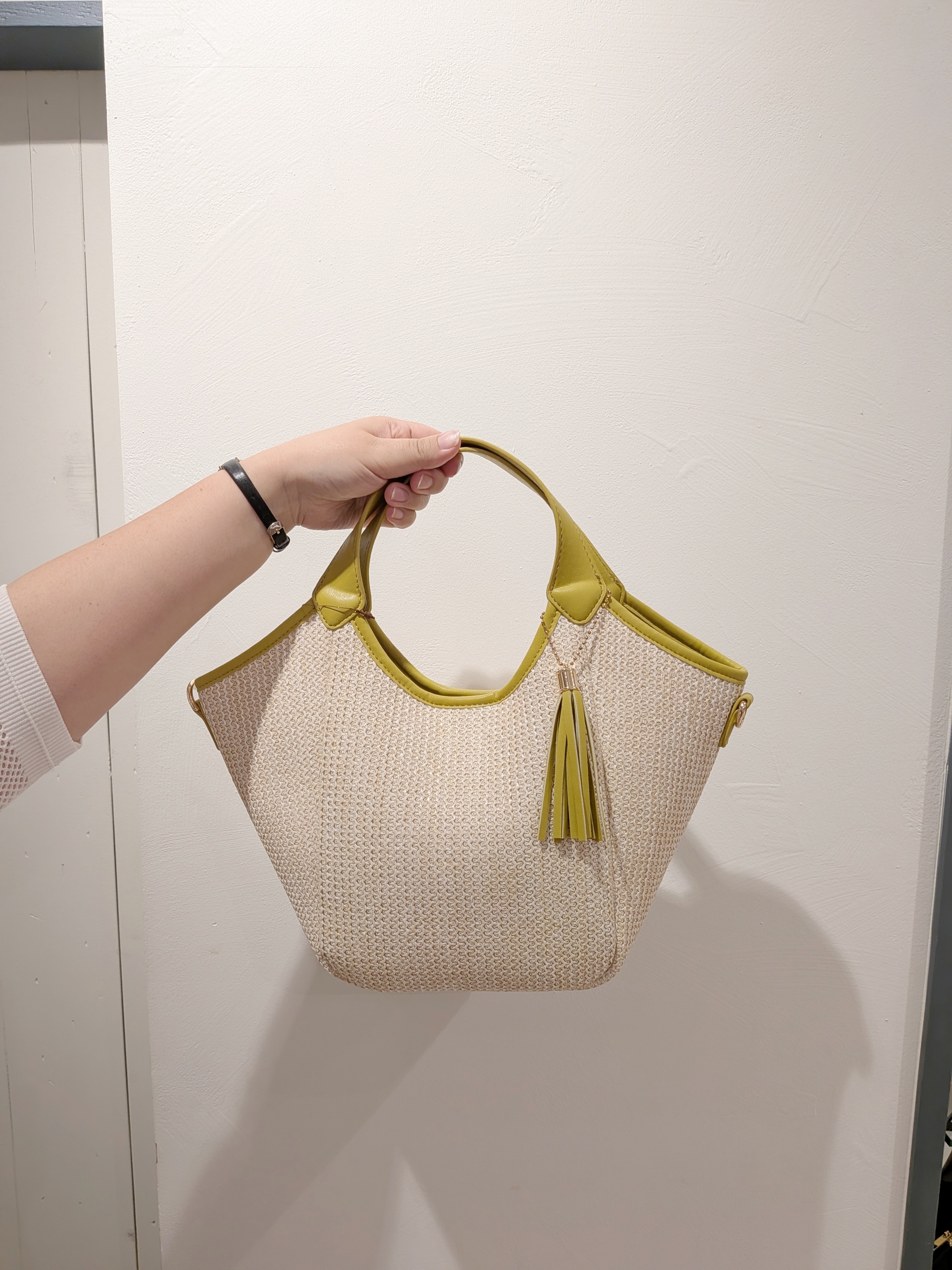 yukikaさんの「grove｜【貴島明日香さん着用・洗える】透けない、大人のメッシュカーディガン」を使ったコーディネート