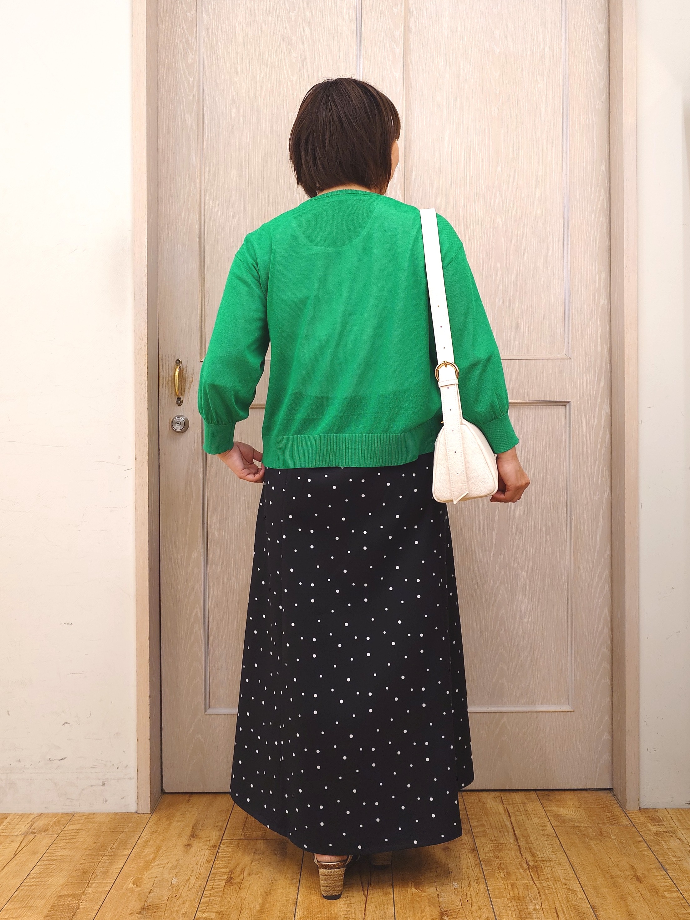 とろろさんの「SHOO･LA･RUE｜【ひんやり/洗濯機可/S-LL】程よいVネックですっきり魅せる ジップアップ 7分袖シアーカーディガ」を使ったコーディネート