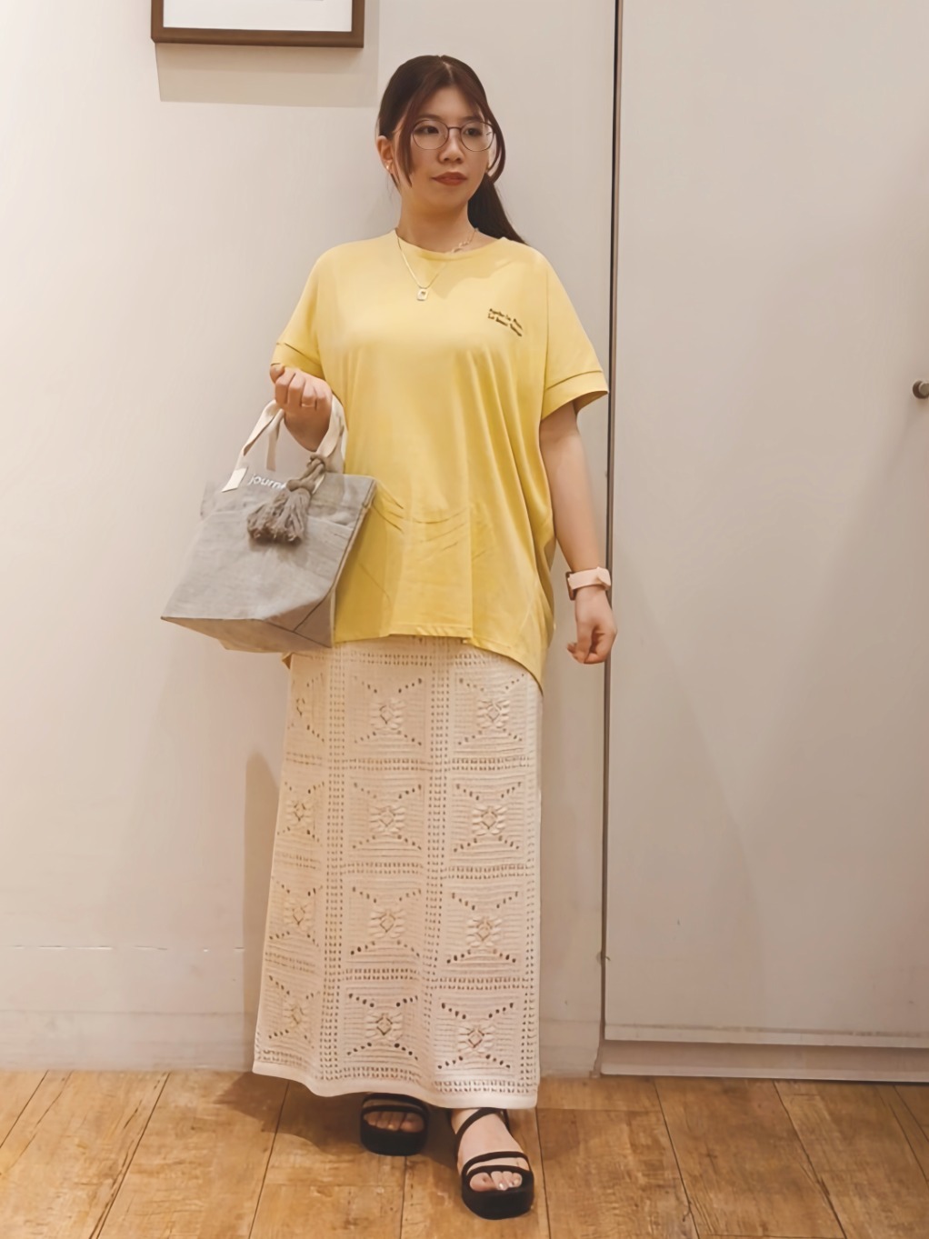 Riranさんの「SHOO･LA･RUE｜【汗じみ防止/ひんやり/S-LL】インせず着られる 刺繍ロゴTシャツ」を使ったコーディネート