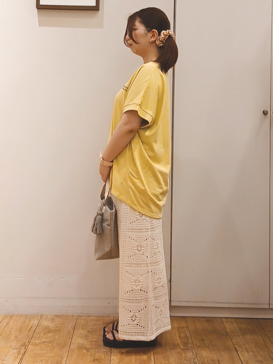 Riranさんの「SHOO･LA･RUE｜【汗じみ防止/ひんやり/S-LL】インせず着られる 刺繍ロゴTシャツ」を使ったコーディネート