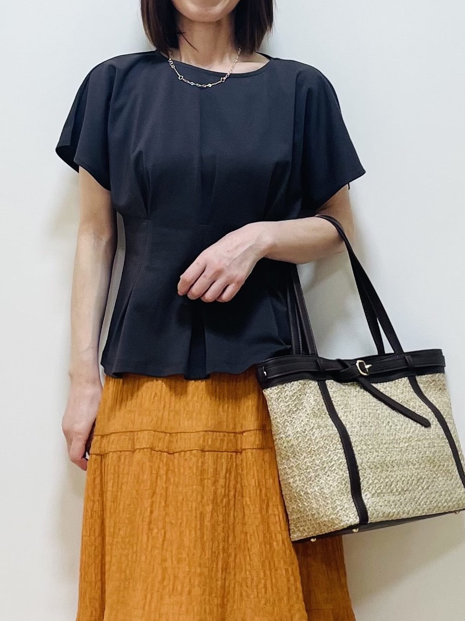 Riiさんの「Reflect｜【UVカット／接触冷感／吸水速乾】タックデザインフレアトップス」を使ったコーディネート