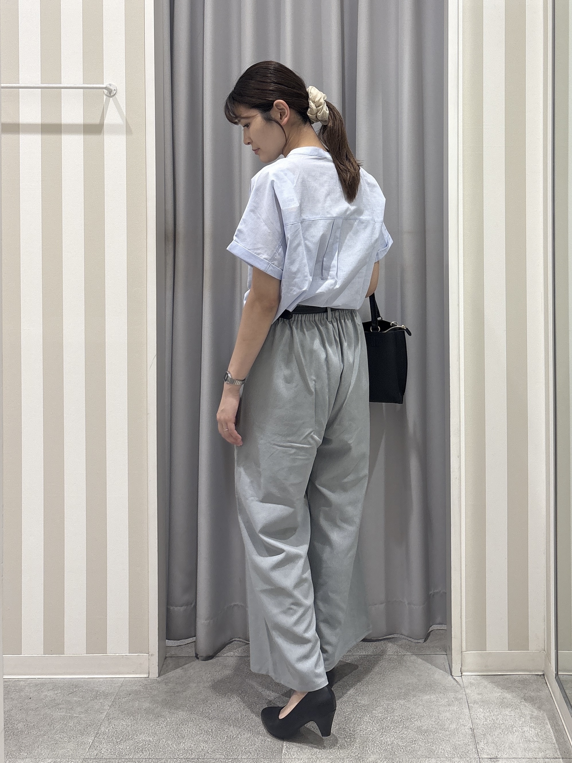 Rikaさんの「SHOO･LA･RUE｜【さらり快適/洗濯機可/S-LL】風が通り抜ける 半袖バンドカラーシアーシャツ」を使ったコーディネート
